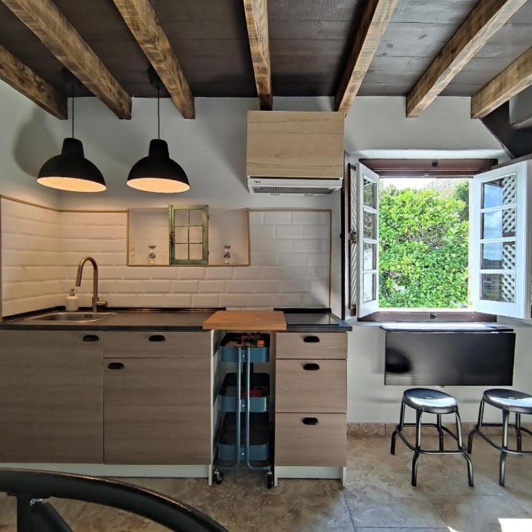 One-Bedroom House - Photo 18