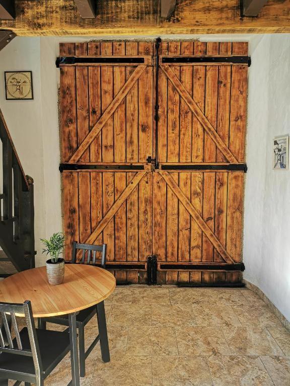 One-Bedroom House - Photo 26