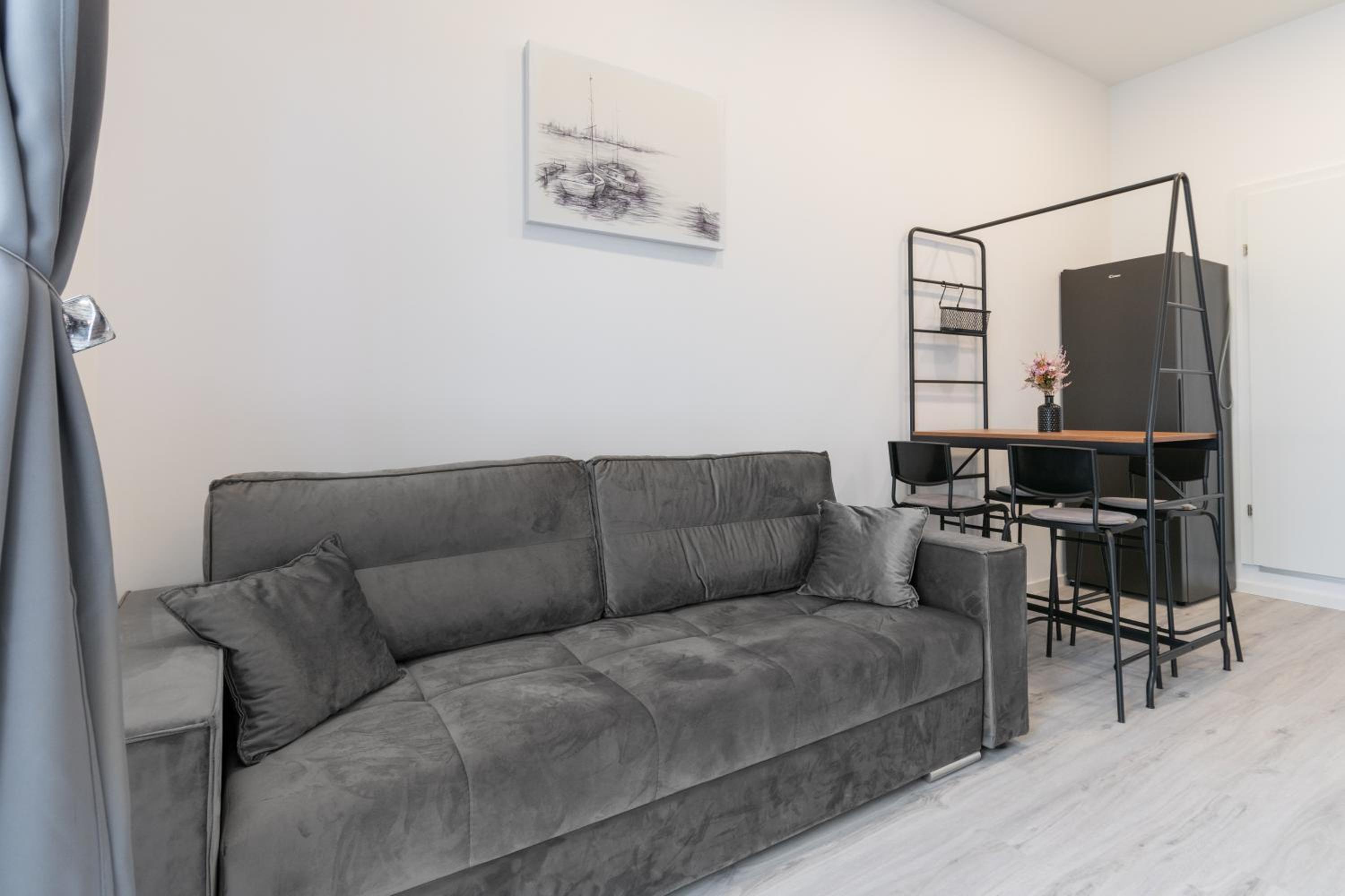King Studio with Sofa Bed