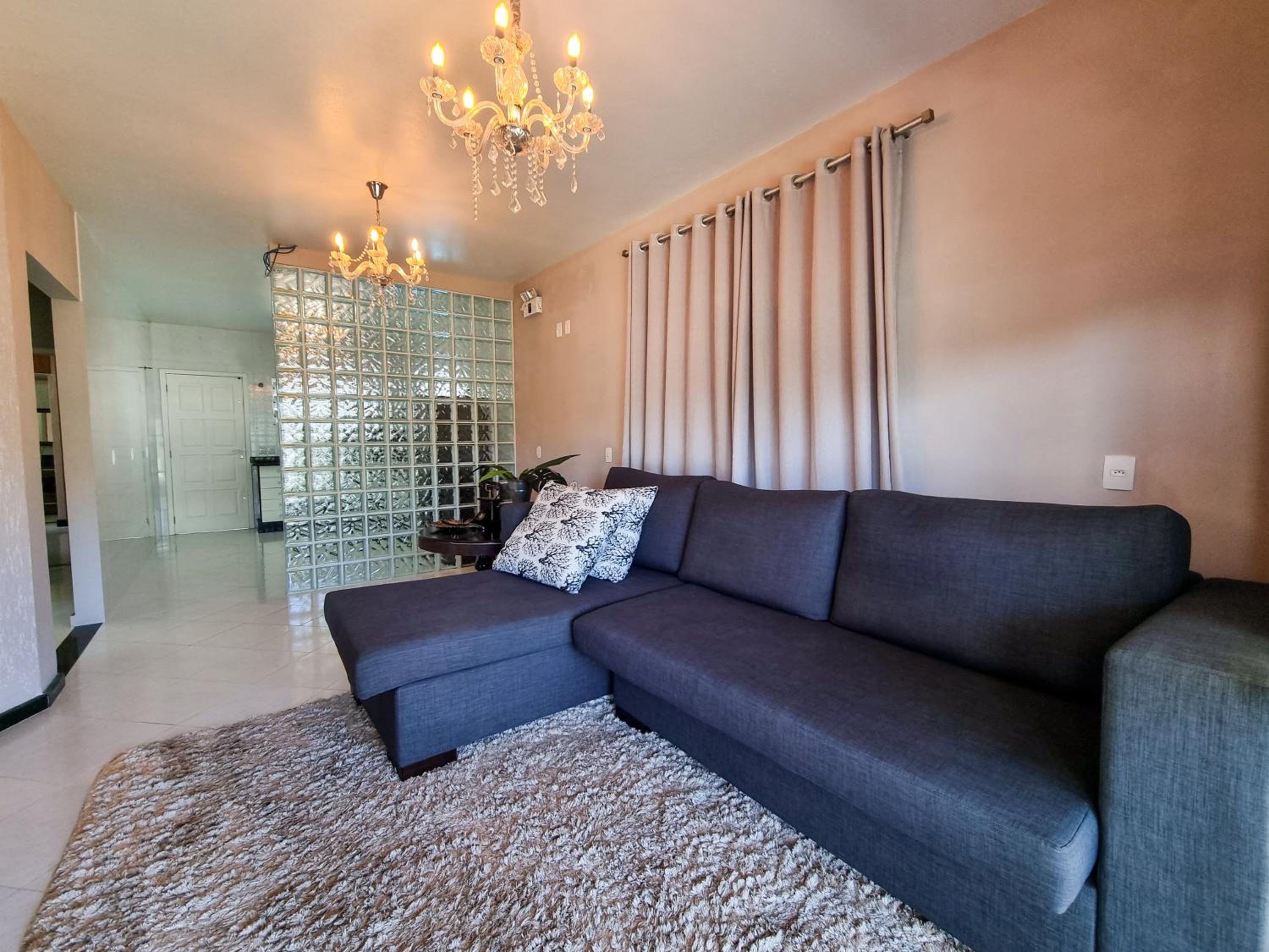Seven-Bedroom House photo 1