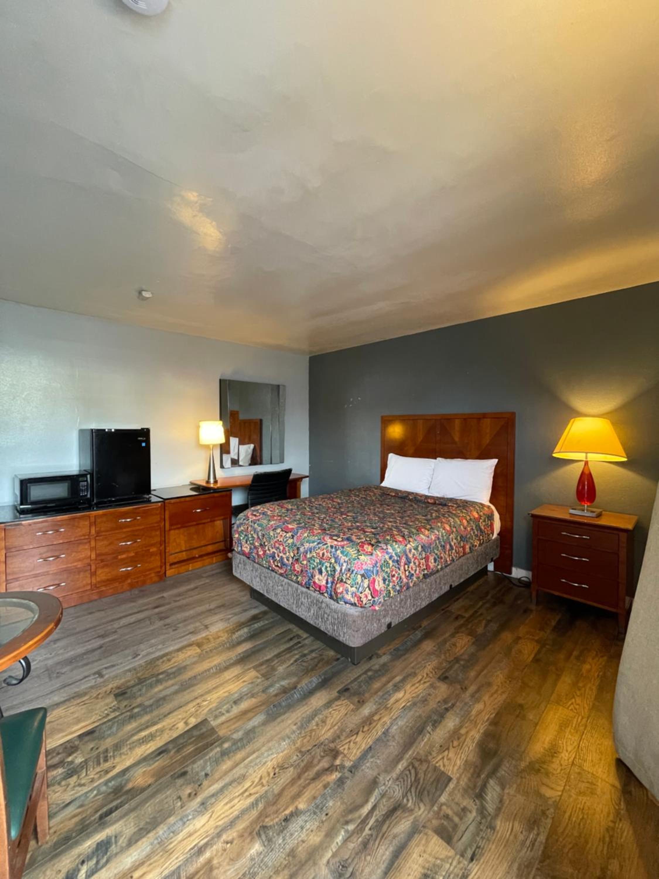Deluxe King Room photo 1