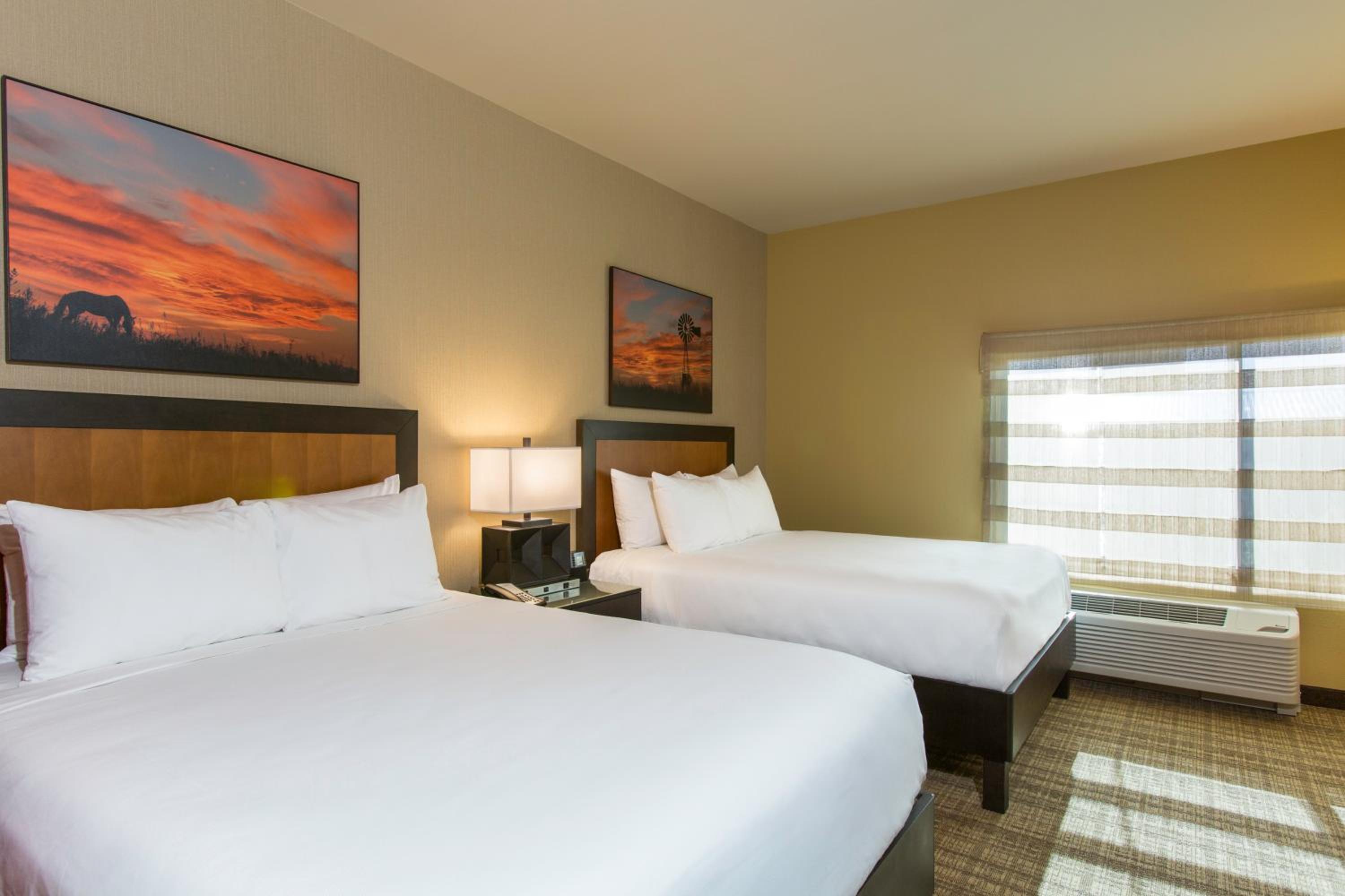 Queen Suite with Two Queen Beds - Accessible/Non-Smoking photo 1