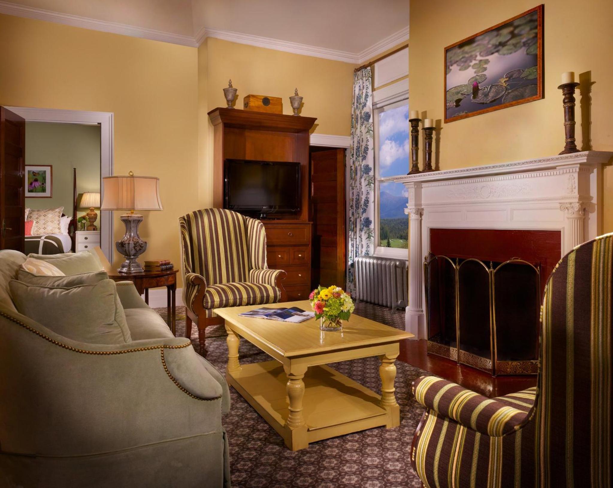 Luxury King Suite - One Bedroom - Photo 2