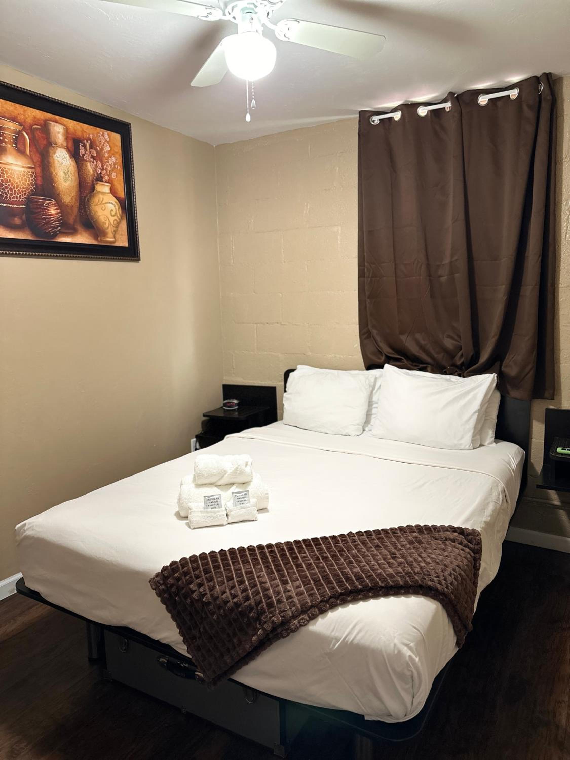 Queen Room - Photo 2