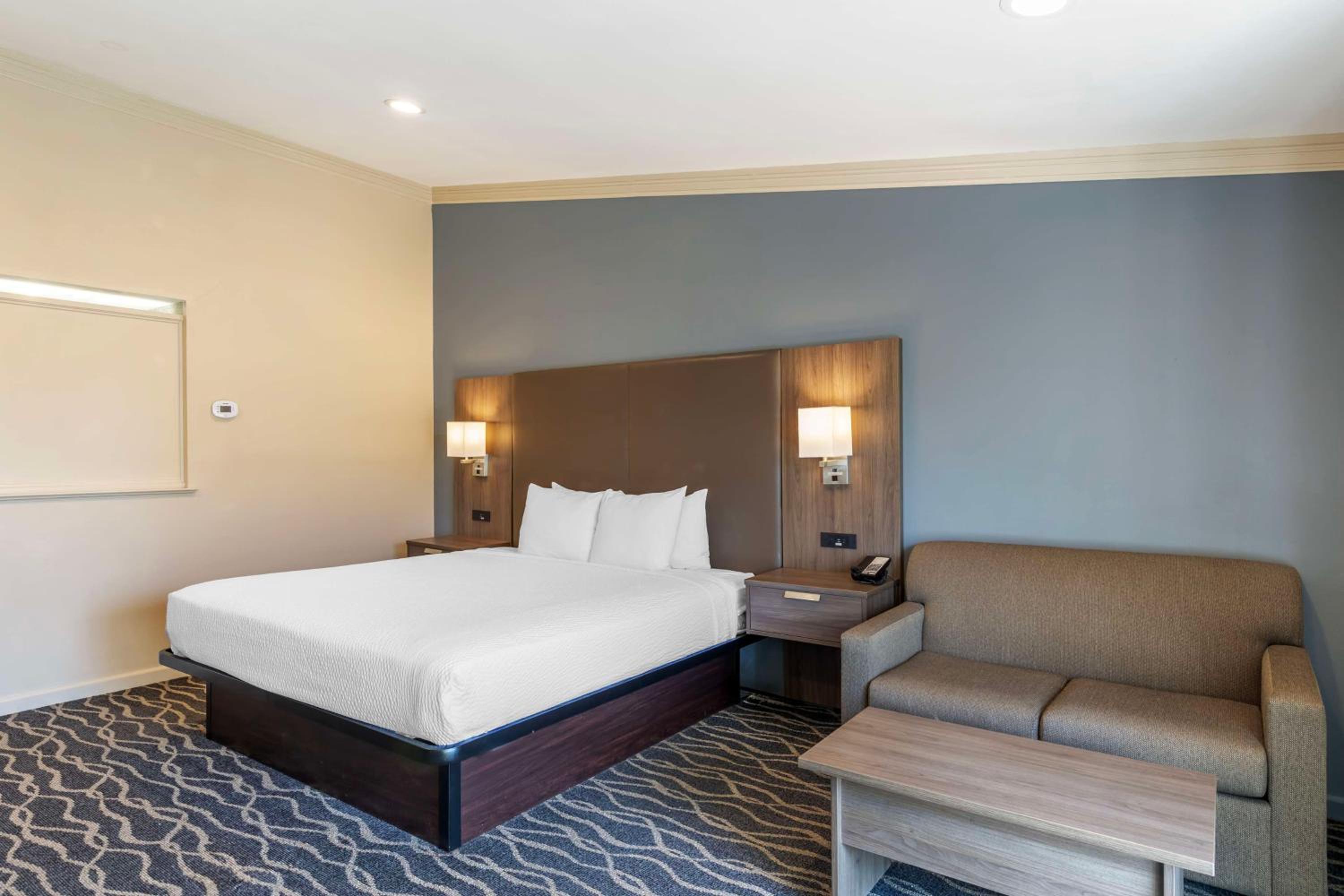 Executive King Room - Photo 3