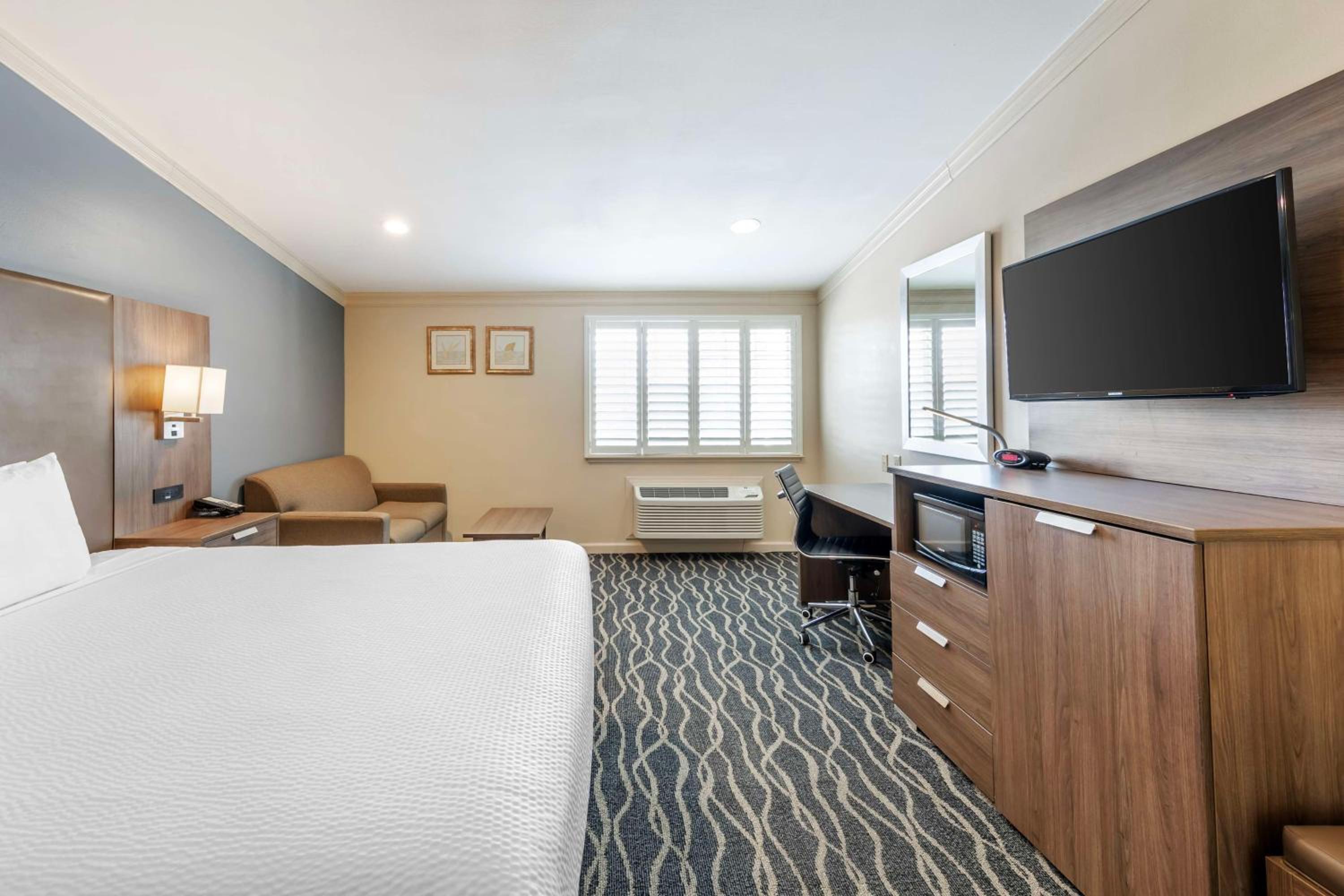 Executive King Room - Photo 2