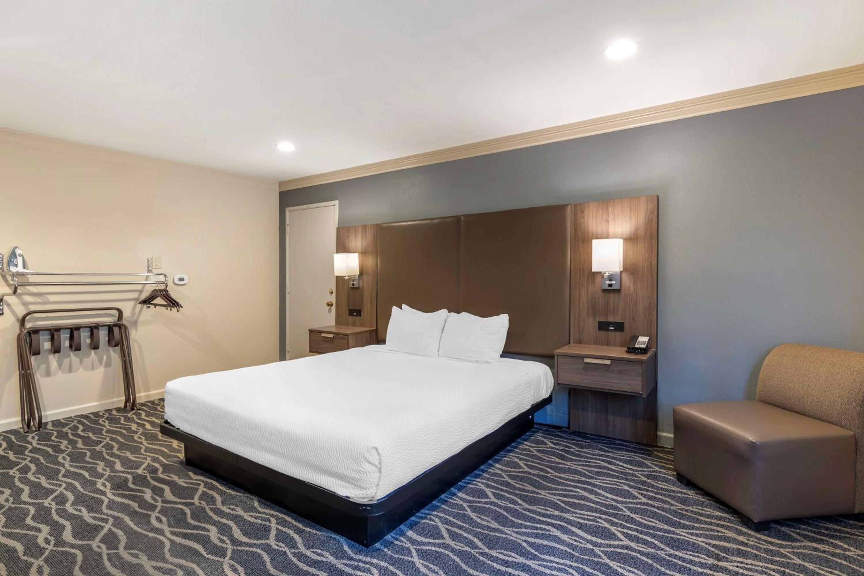 Executive King Room - Photo 6