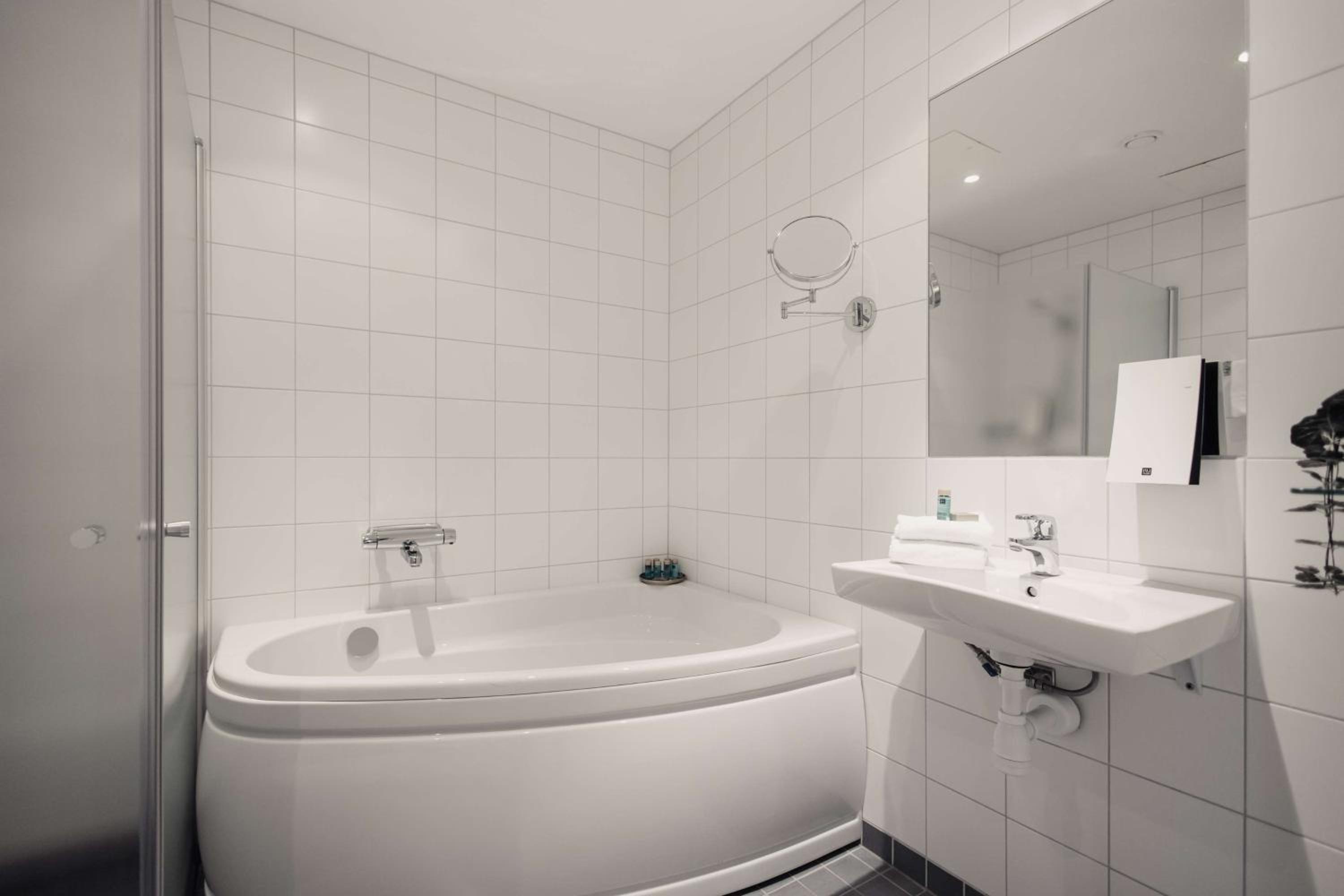Junior King Suite