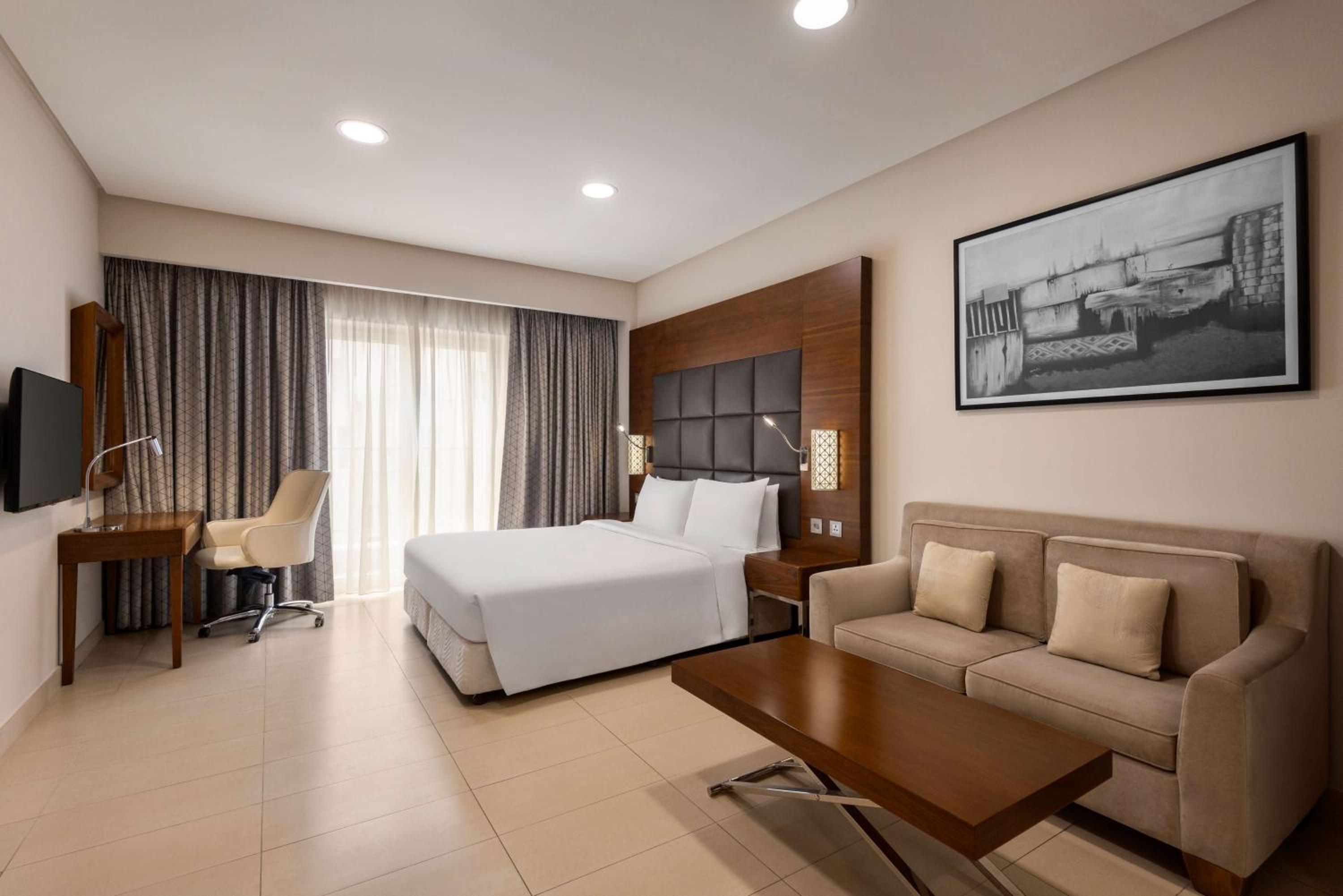Studio Apartment with Balcony photo 1