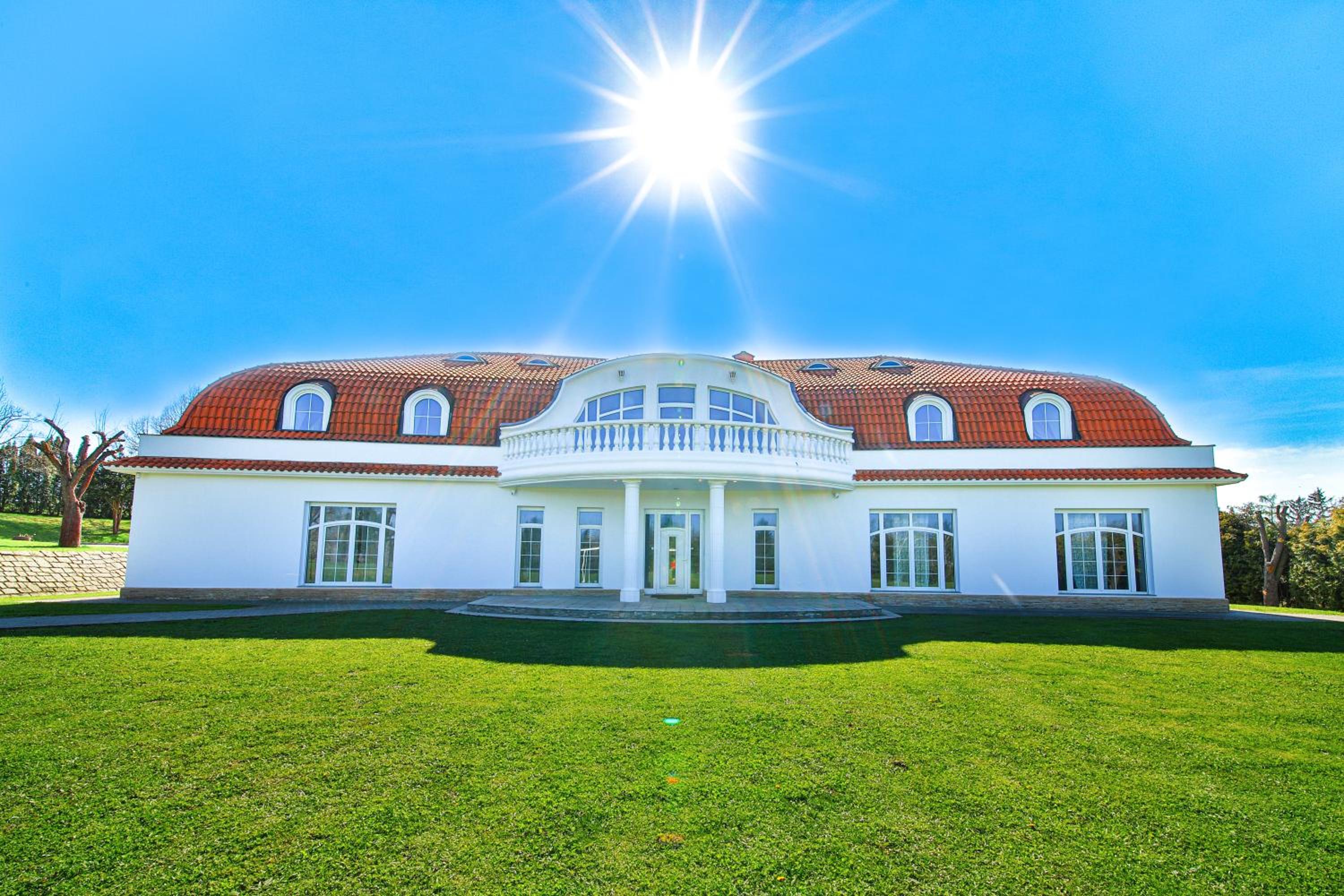 Villa photo 1