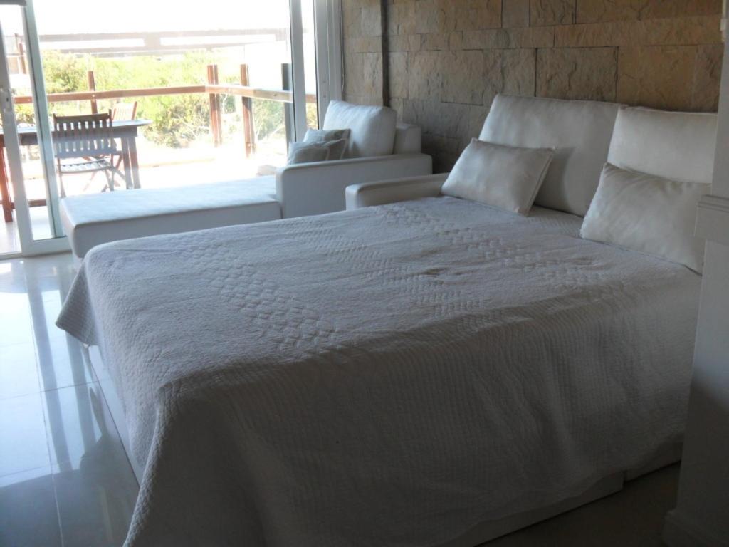 Studio Apartment with Sea View