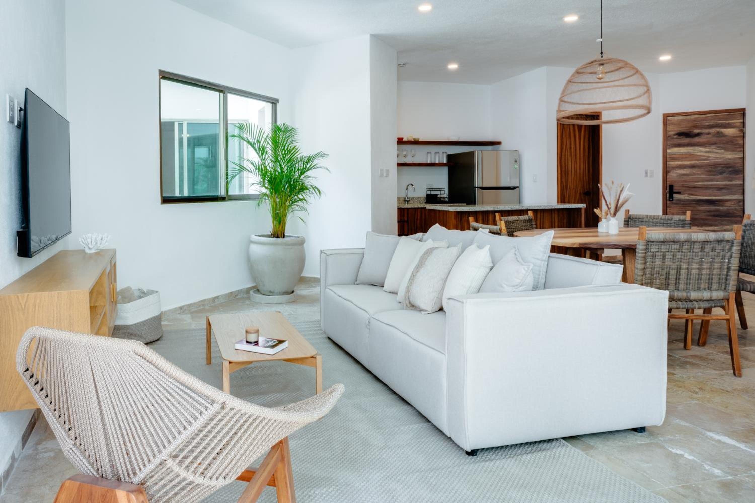 Apartment with Pool View 