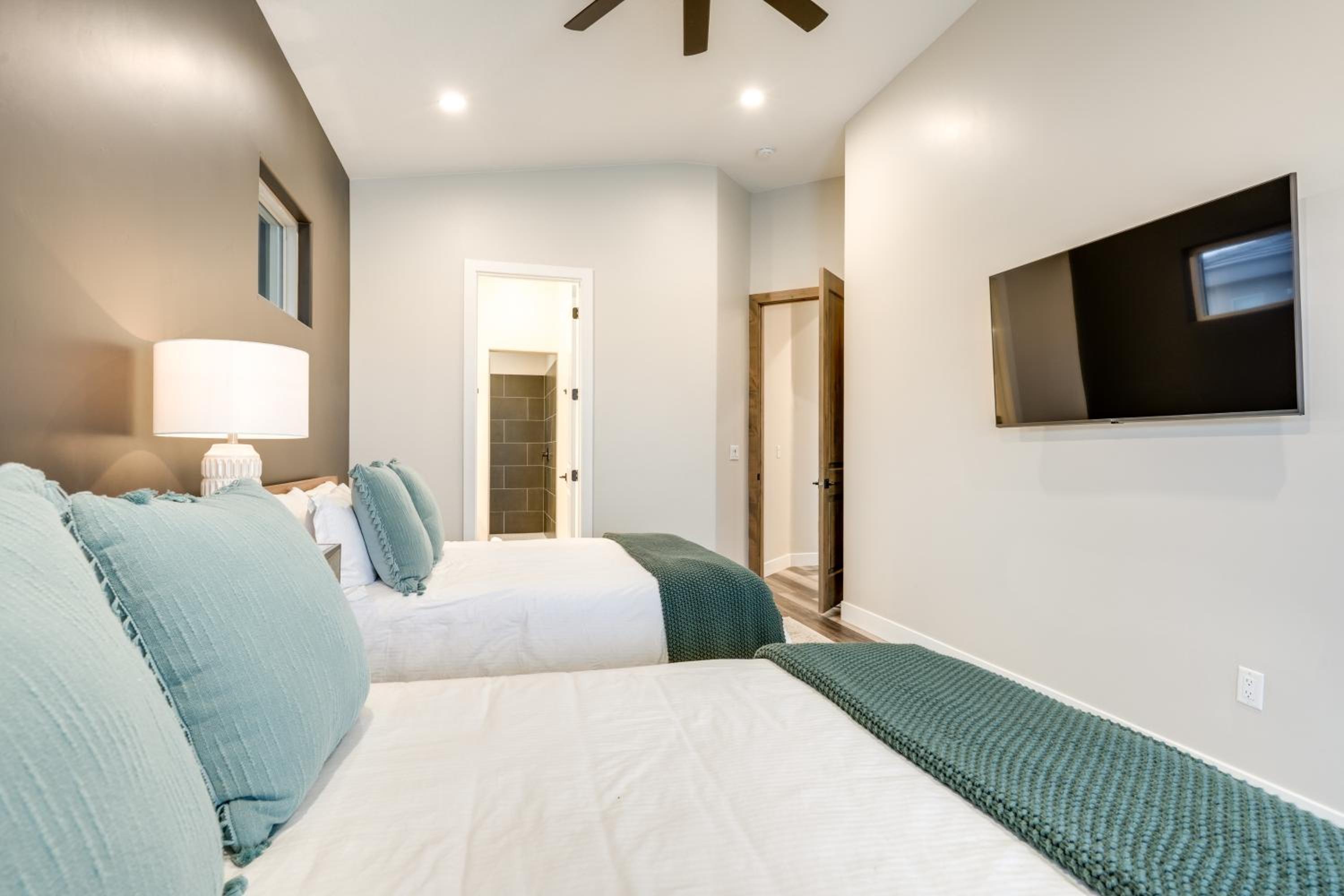 Three-Bedroom House photo 1