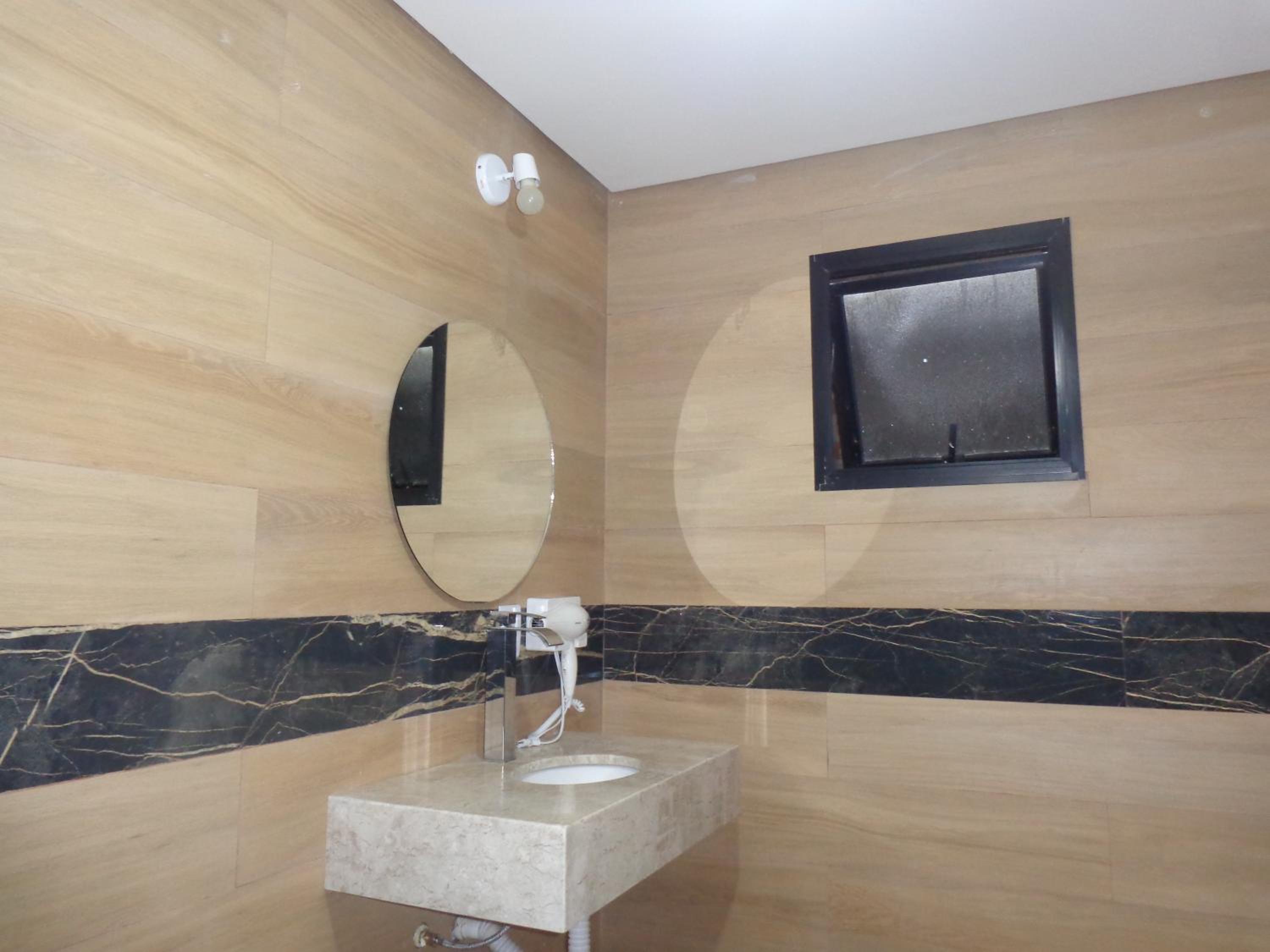 Queen Suite with Spa Bath - Photo 14