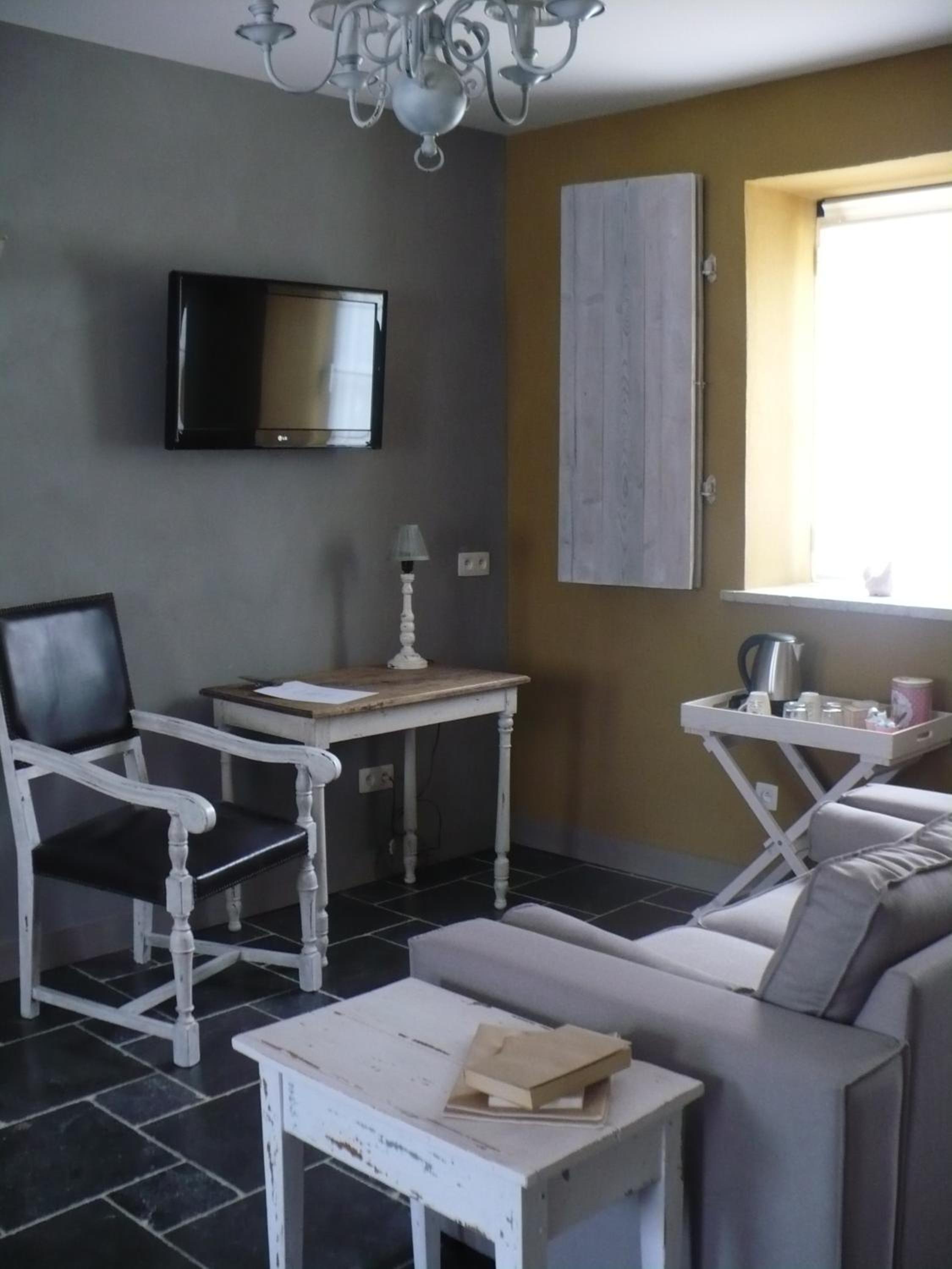 Deluxe Double Room with Shower photo 2