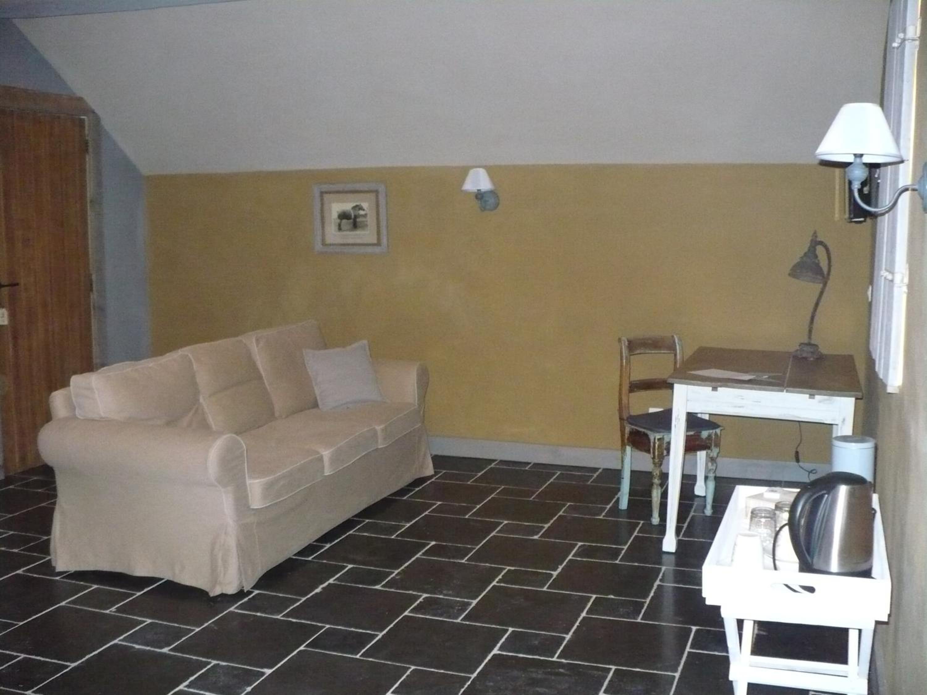 Deluxe Double Room with Shower photo 3