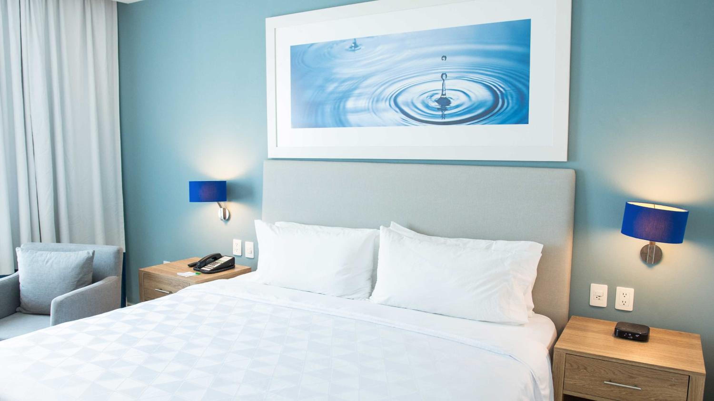 Standard King Room - Photo 6