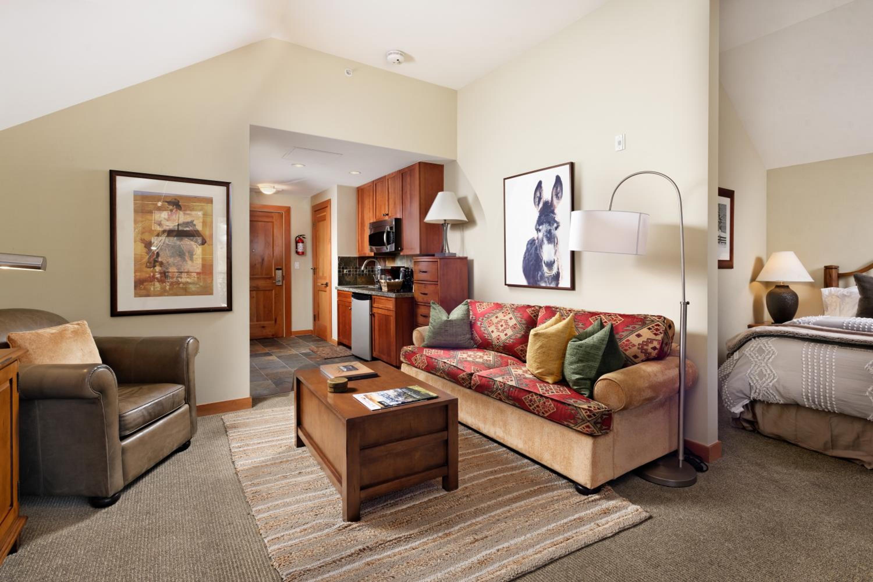 Apartment with Mountain View photo 1