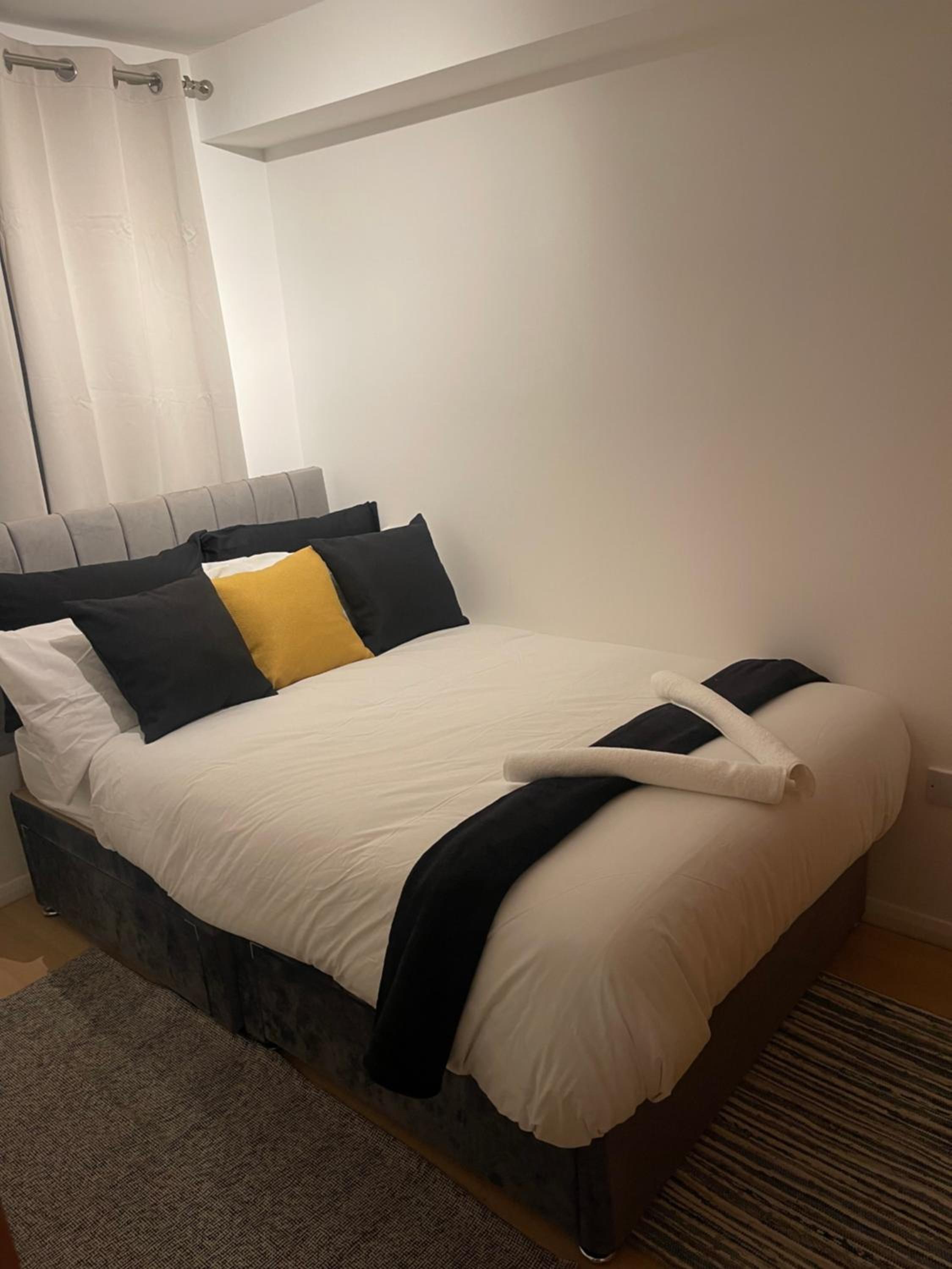 One-Bedroom Apartment photo 2