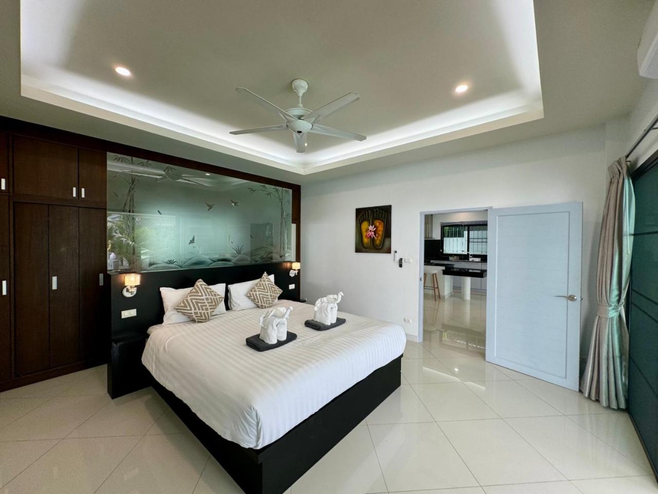 Villa photo 1