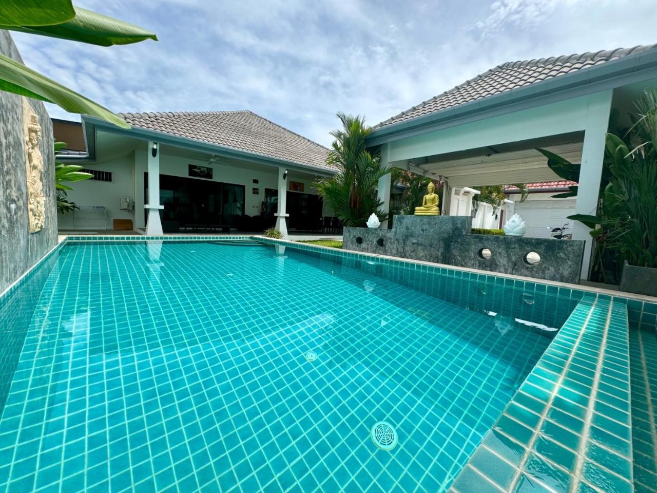 Villa photo 3