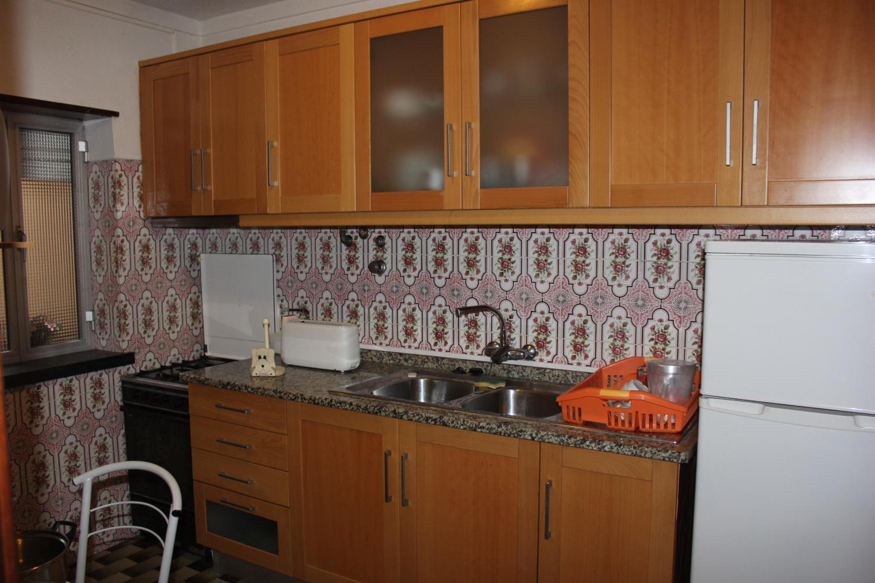 Two-Bedroom Apartment - Photo 2