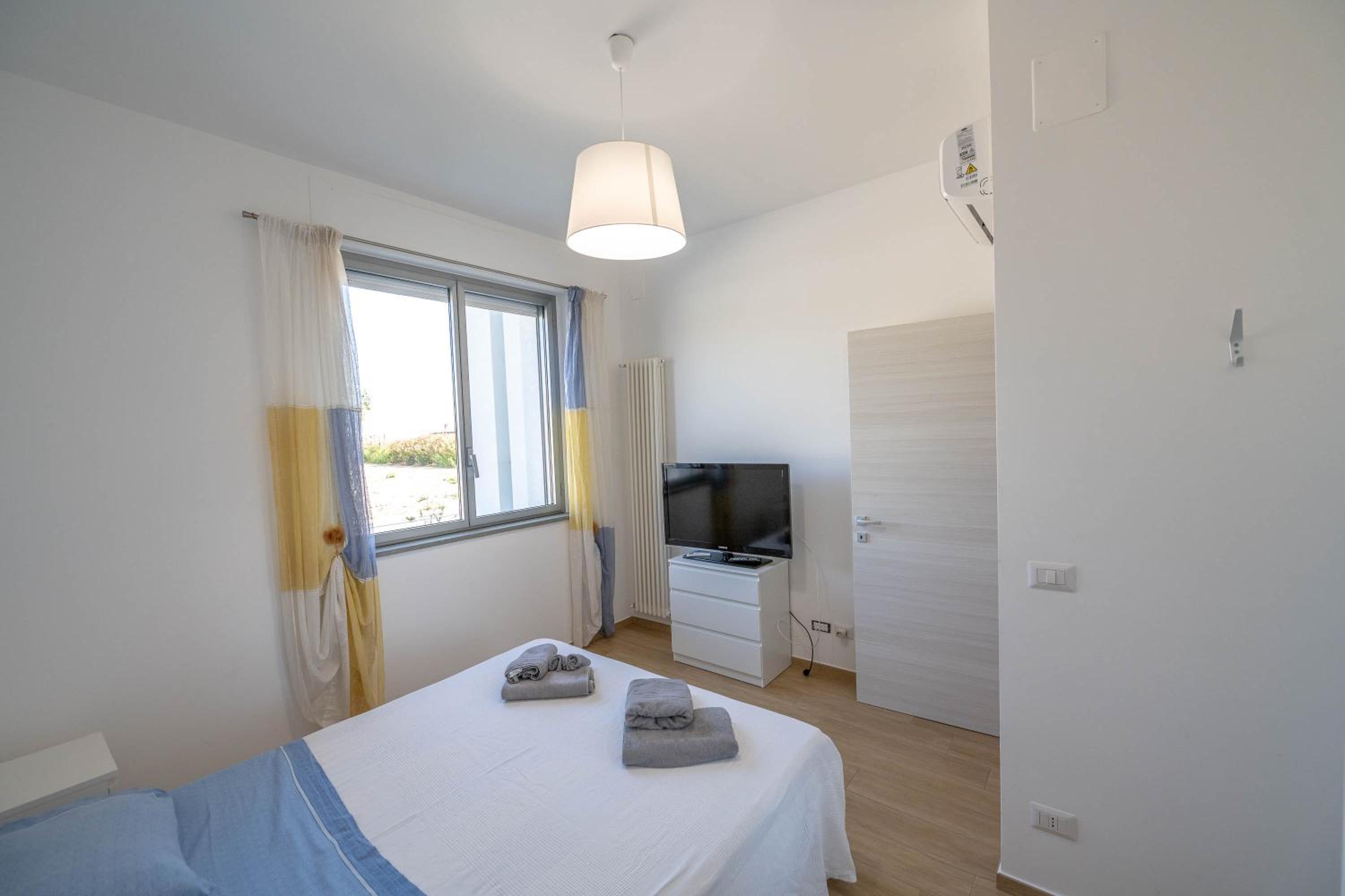One-Bedroom Apartment with Garden photo 1