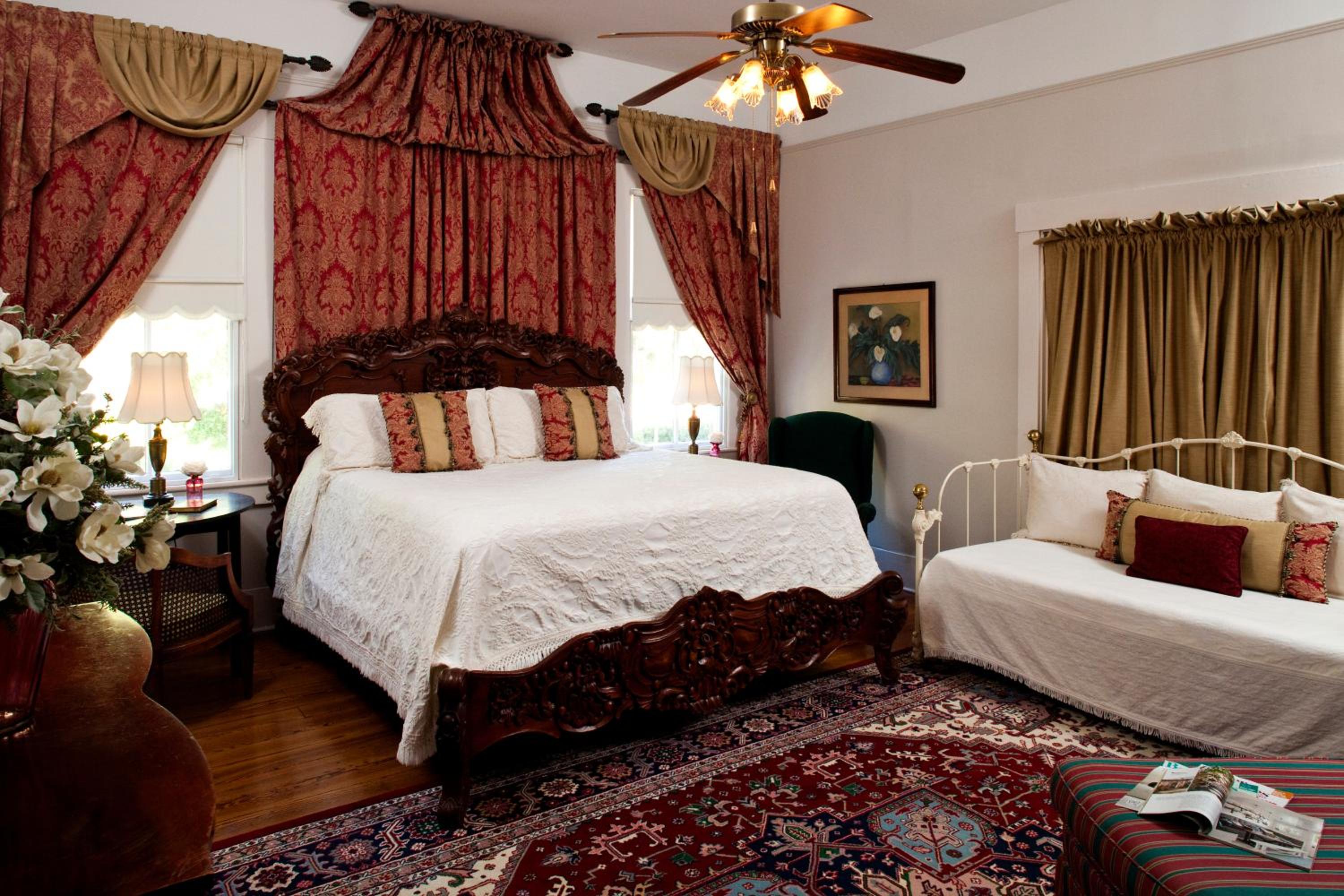 Superior King Room - Elmo Room photo 1