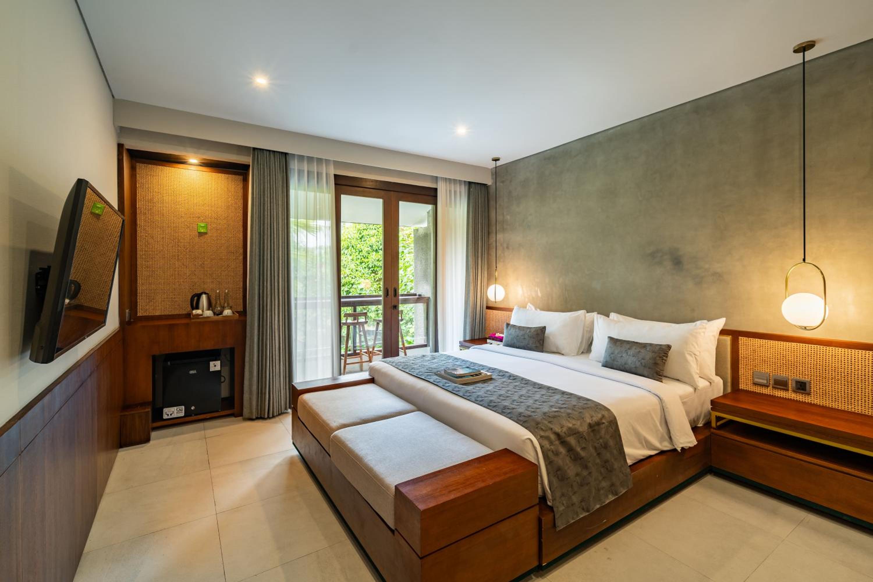 Double Room with Pool View - Photo 1