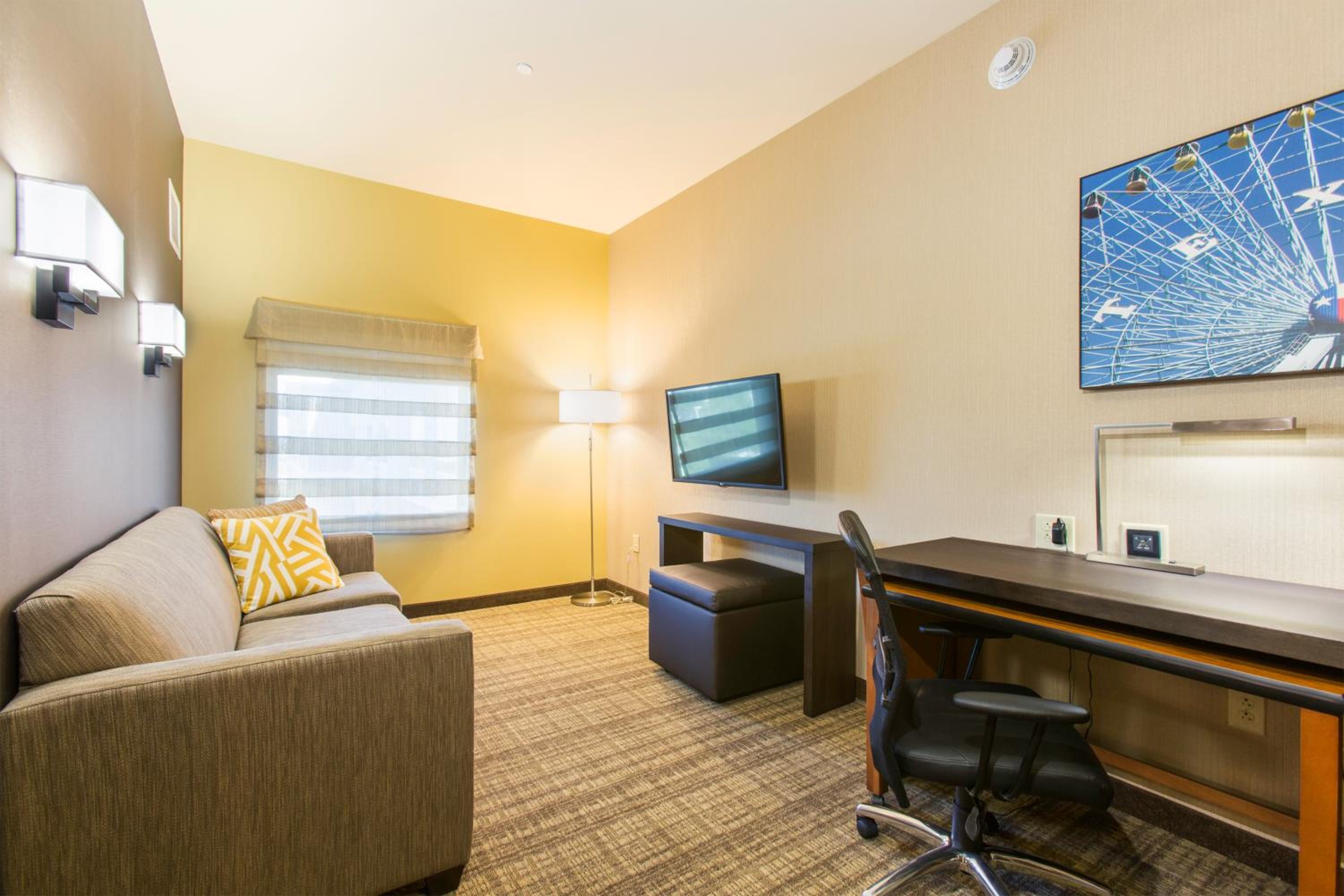 King Suite with Sofa Bed photo 2