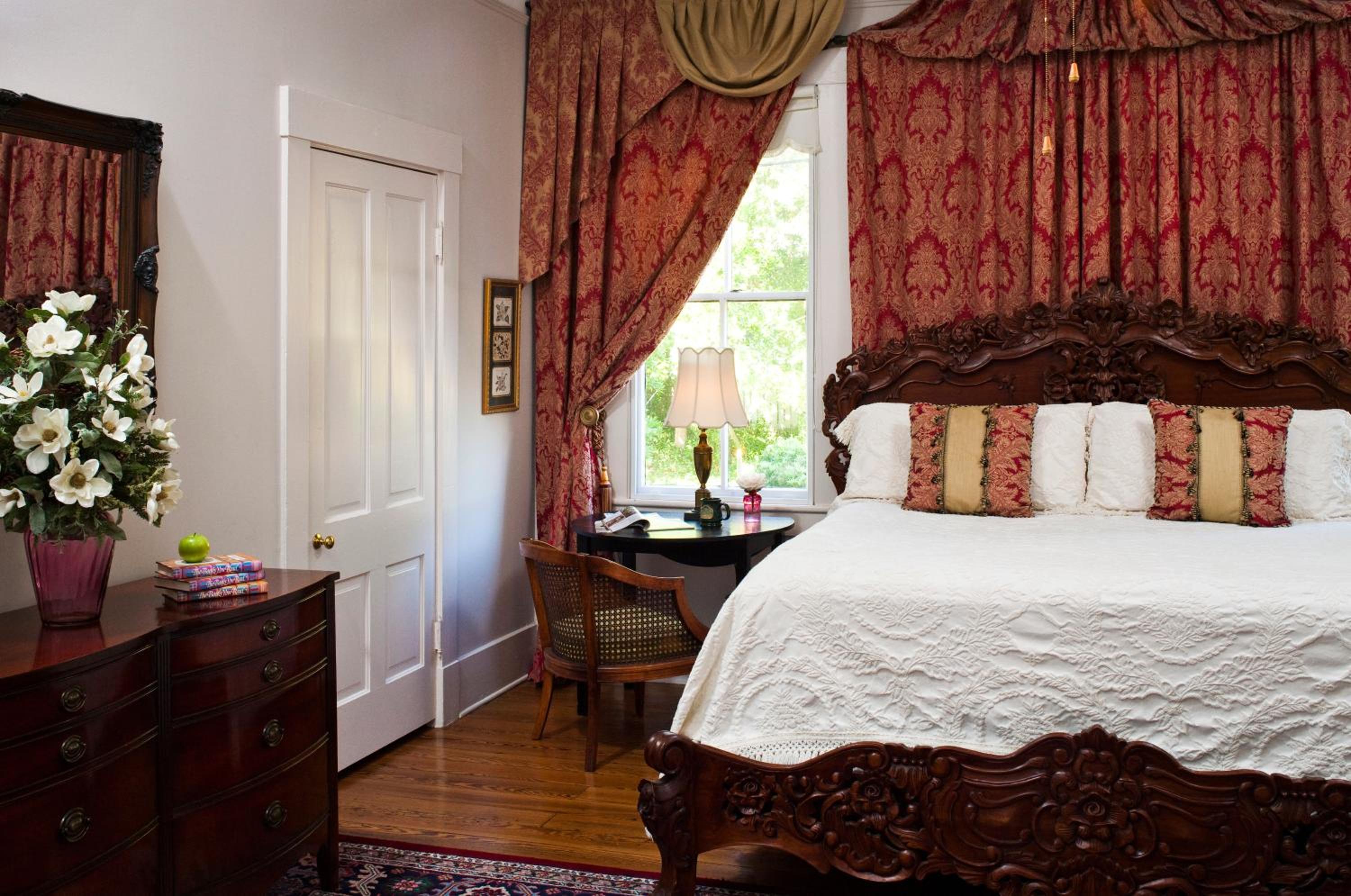 Superior King Room - Elmo Room photo 3