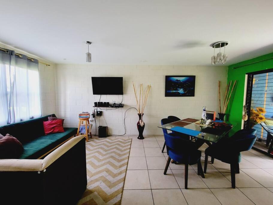 One-Bedroom House photo 3