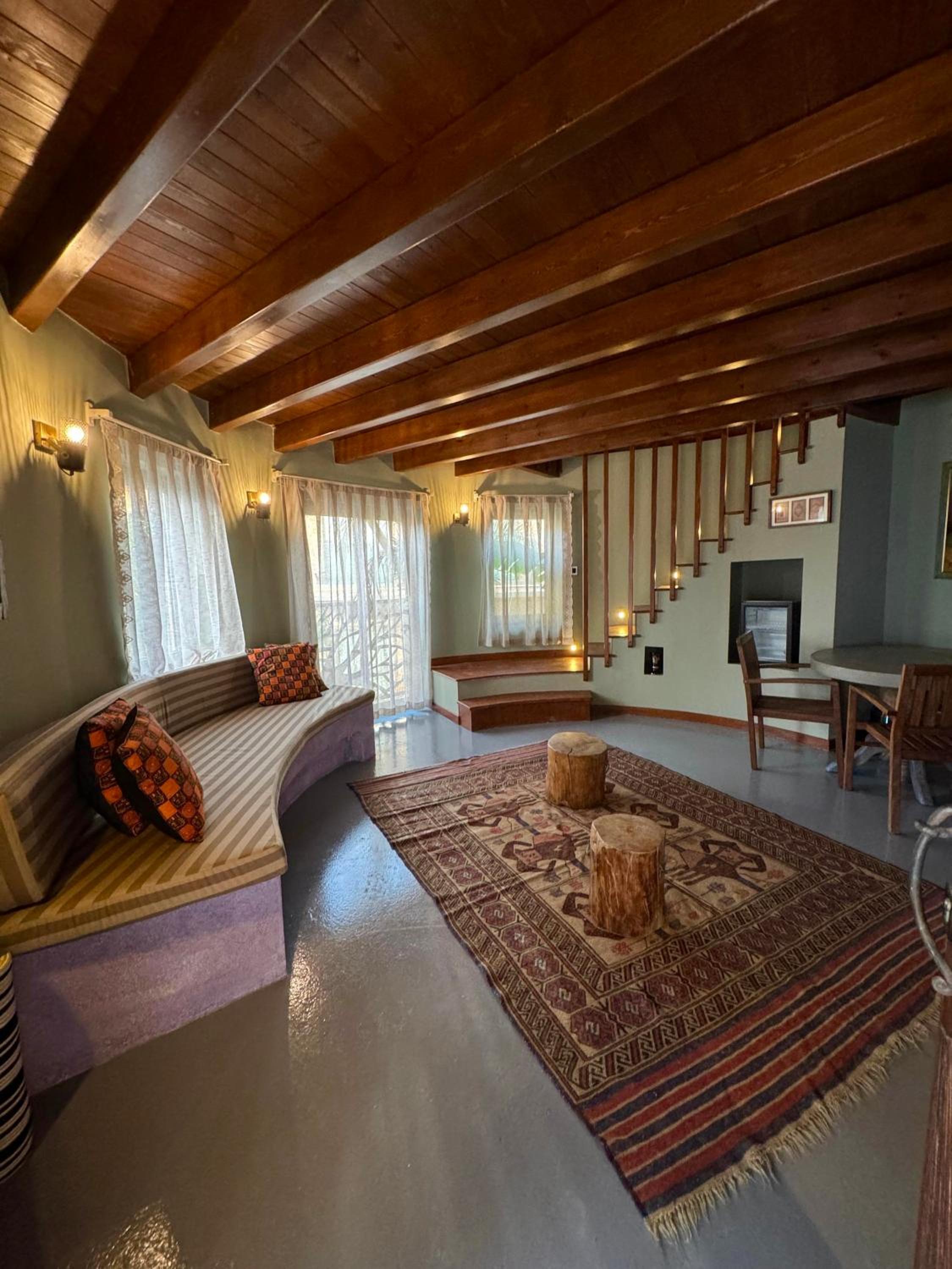 Junior Suite with Pool View - Photo 6