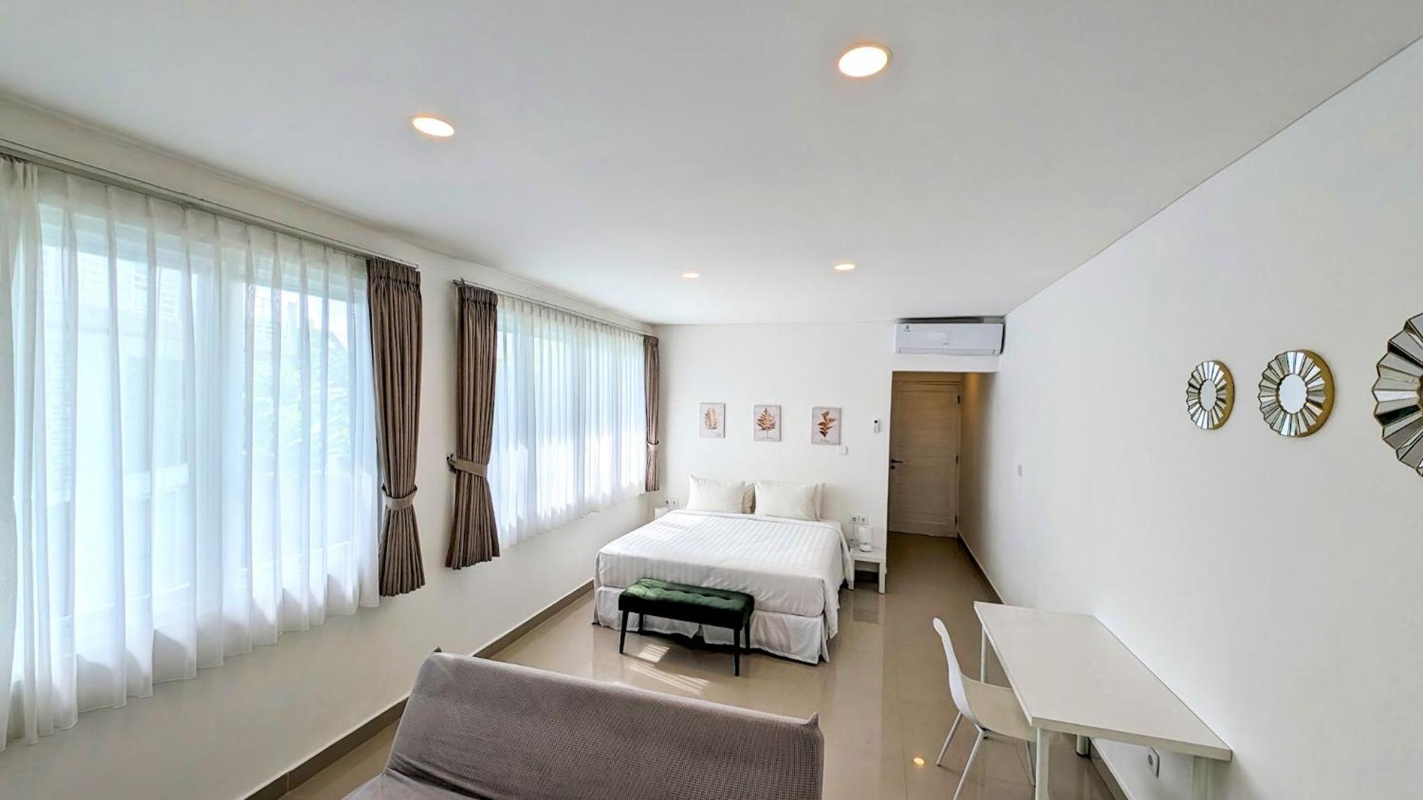 Apartment with Pool View  - Photo 1