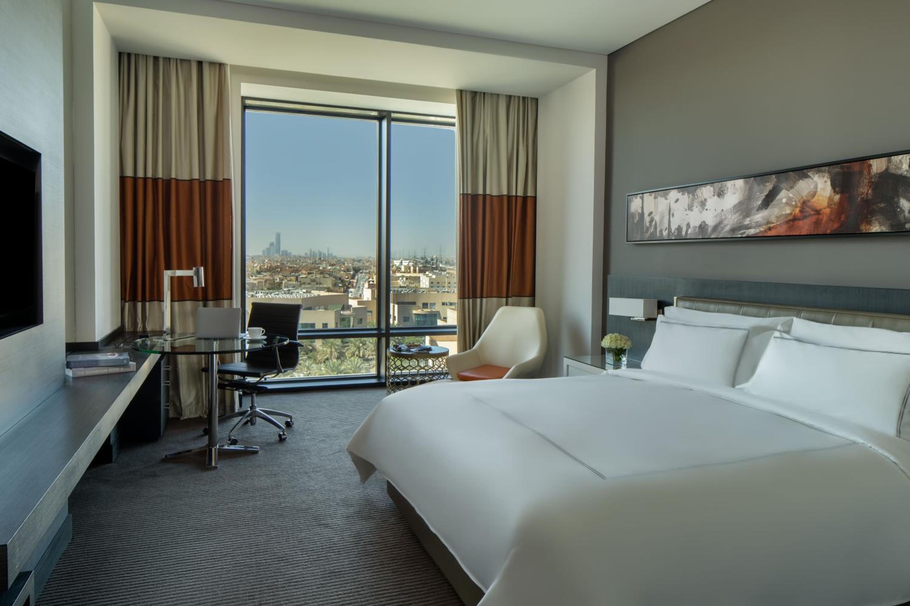 Fairmont King Room - Non-Smoking - Photo 2
