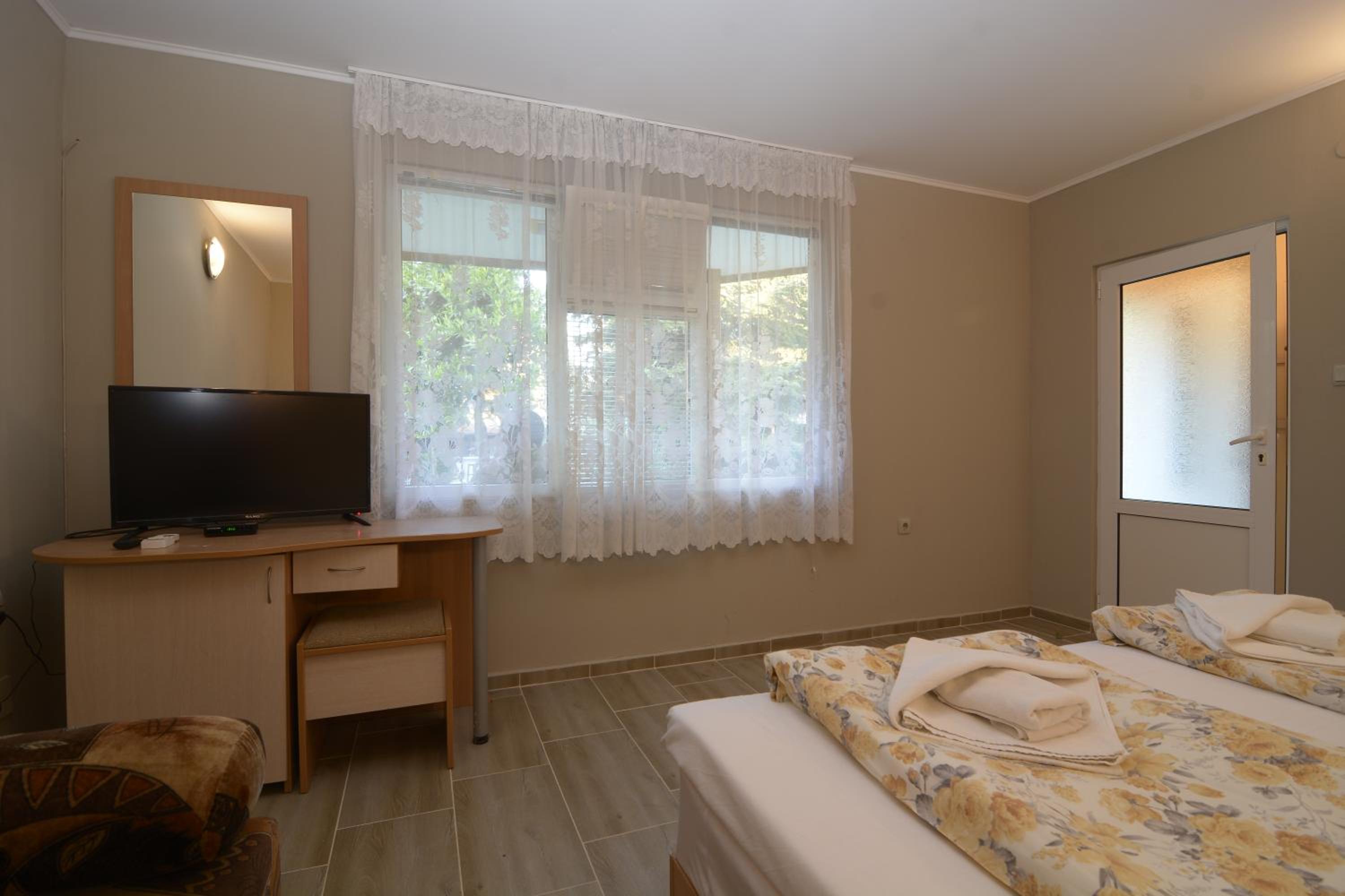 Deluxe Double Room photo 2
