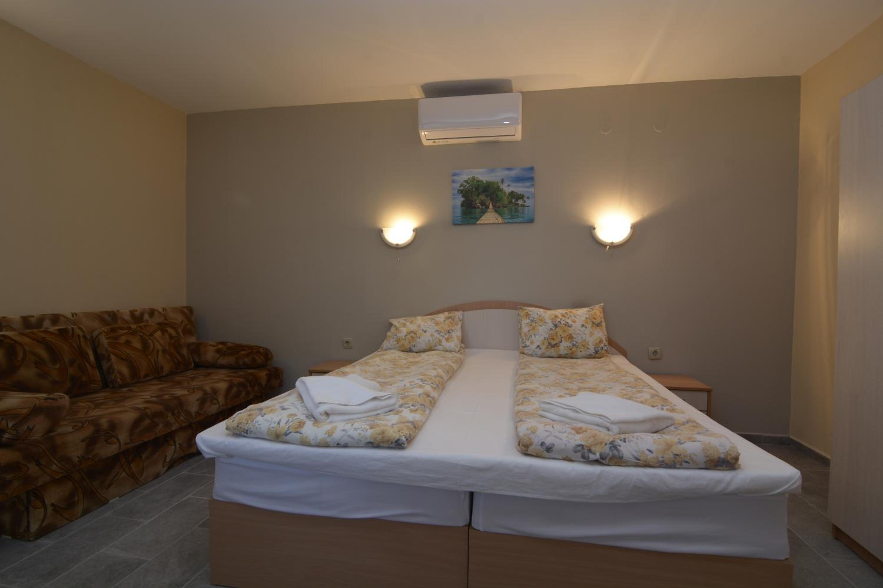 Deluxe Double Room photo 3