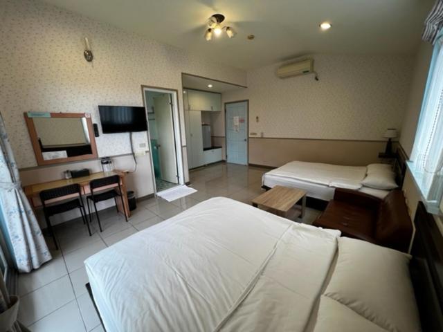 Quadruple Room with Balcony photo 2