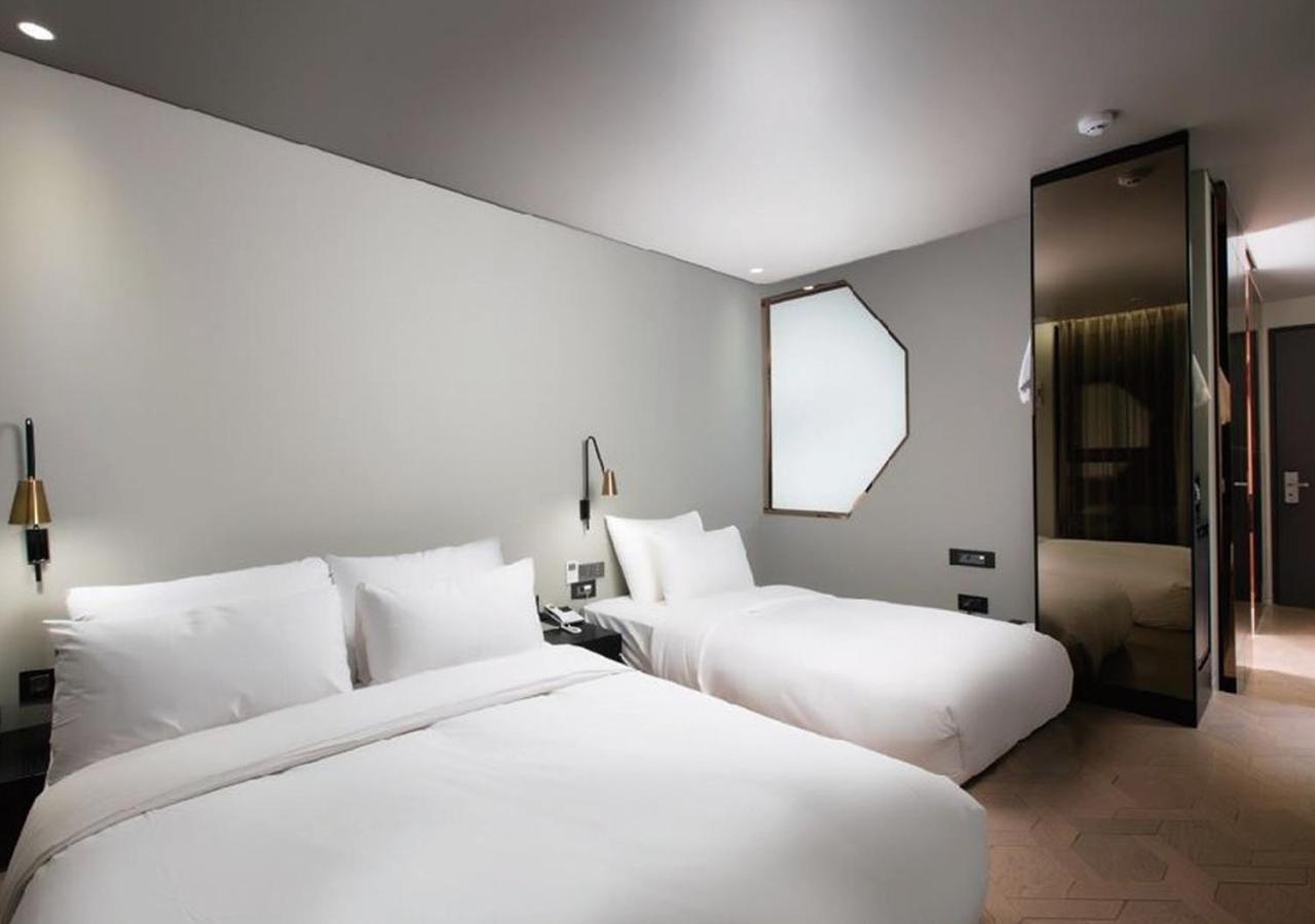 [Summer PKG for 3] Korean-Style Family Room with Breakfast and Swimming Pool Ticket for 1 Time Use