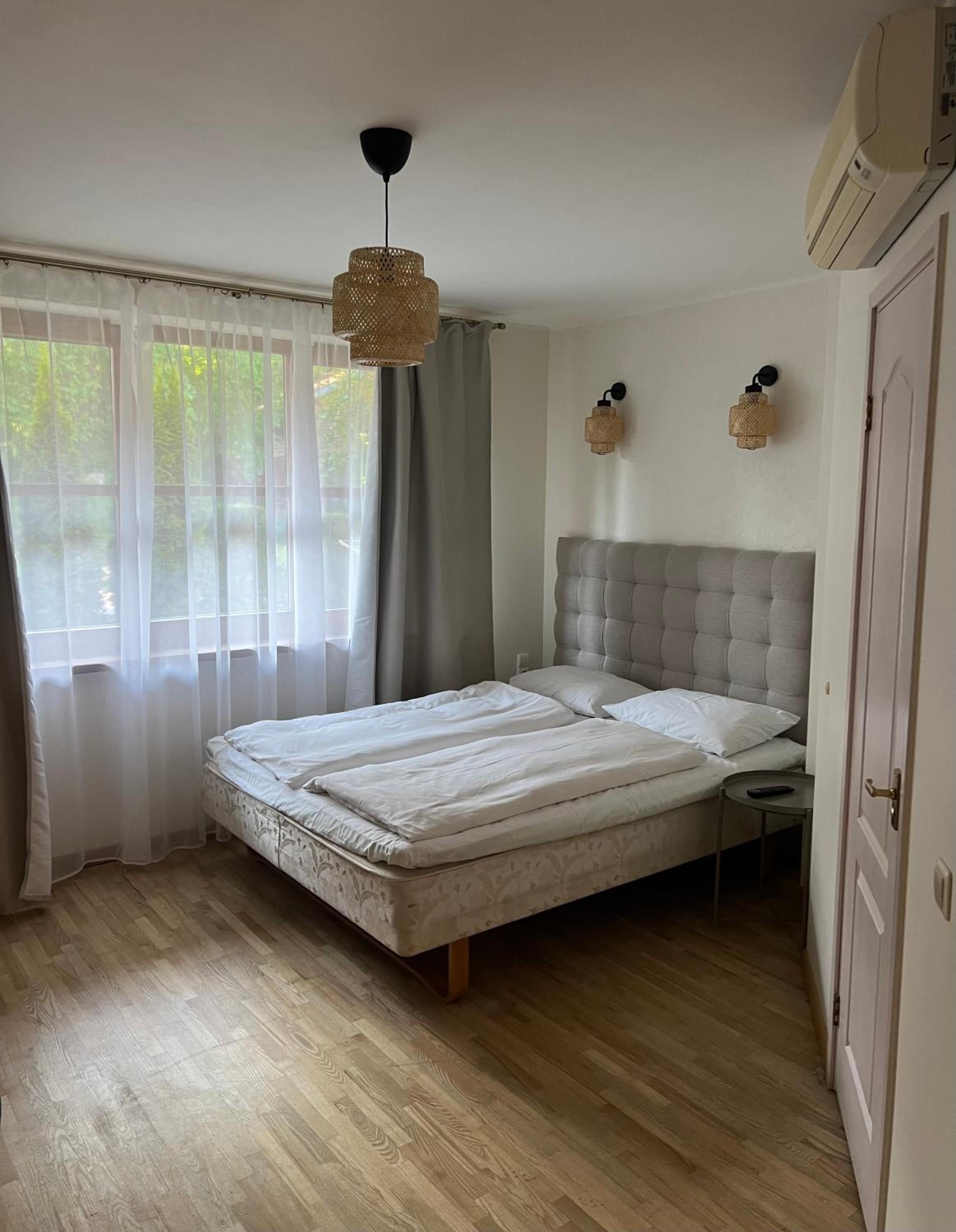Double Room with Balcony - Photo 8