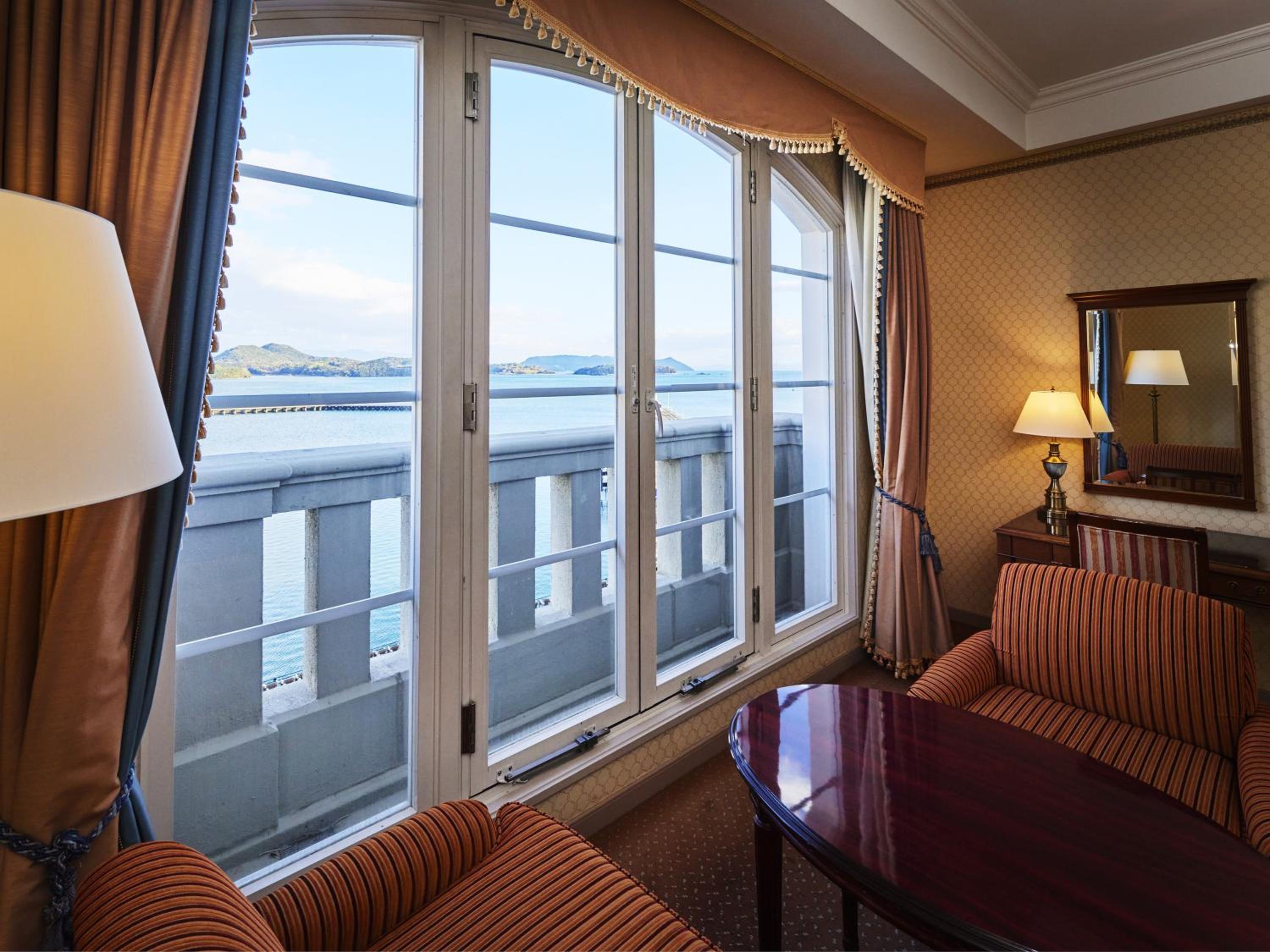 Deluxe Twin Room with Harbor View  - Photo 4