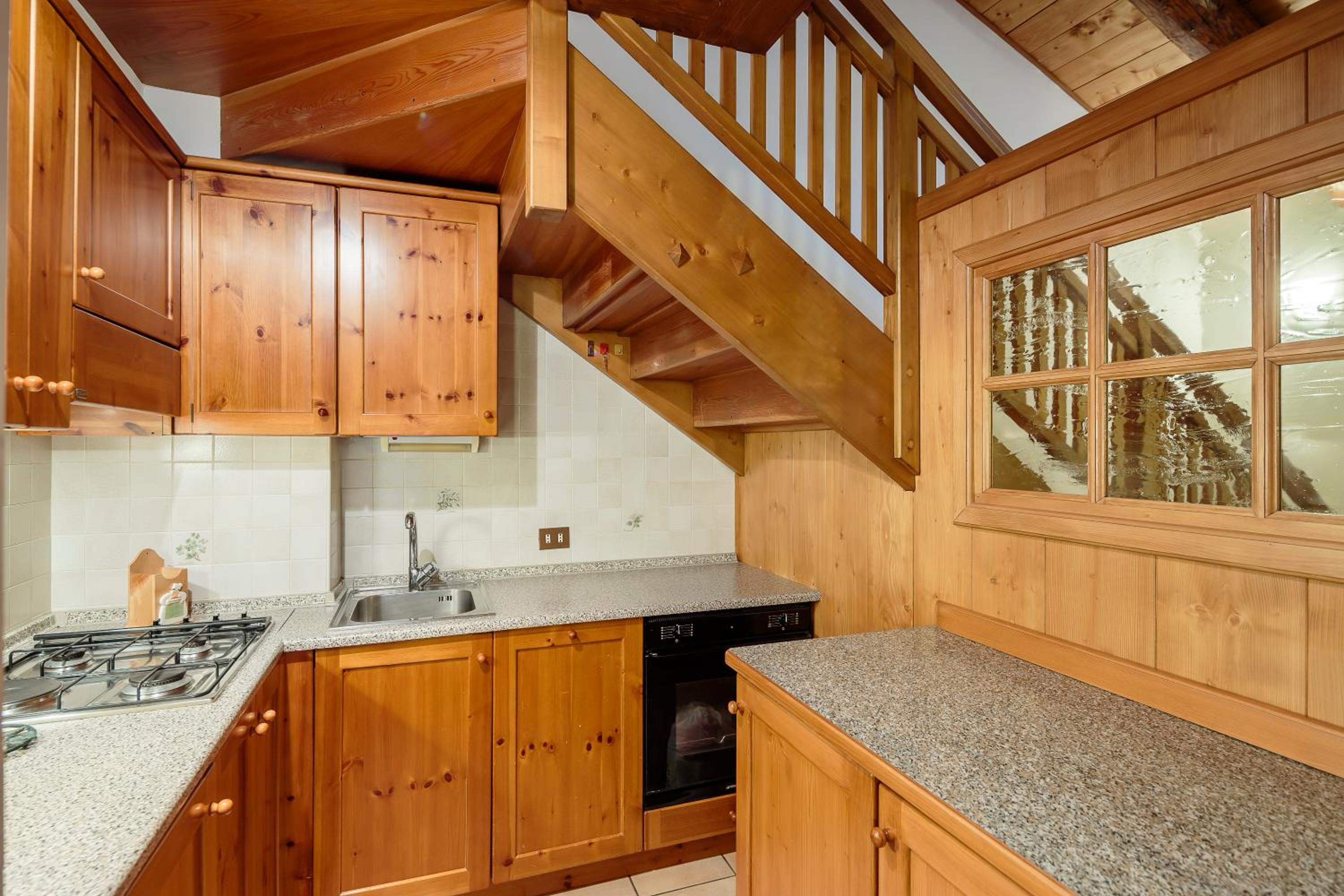 Two-Bedroom Apartment - Split Level (4 Adults) photo 2