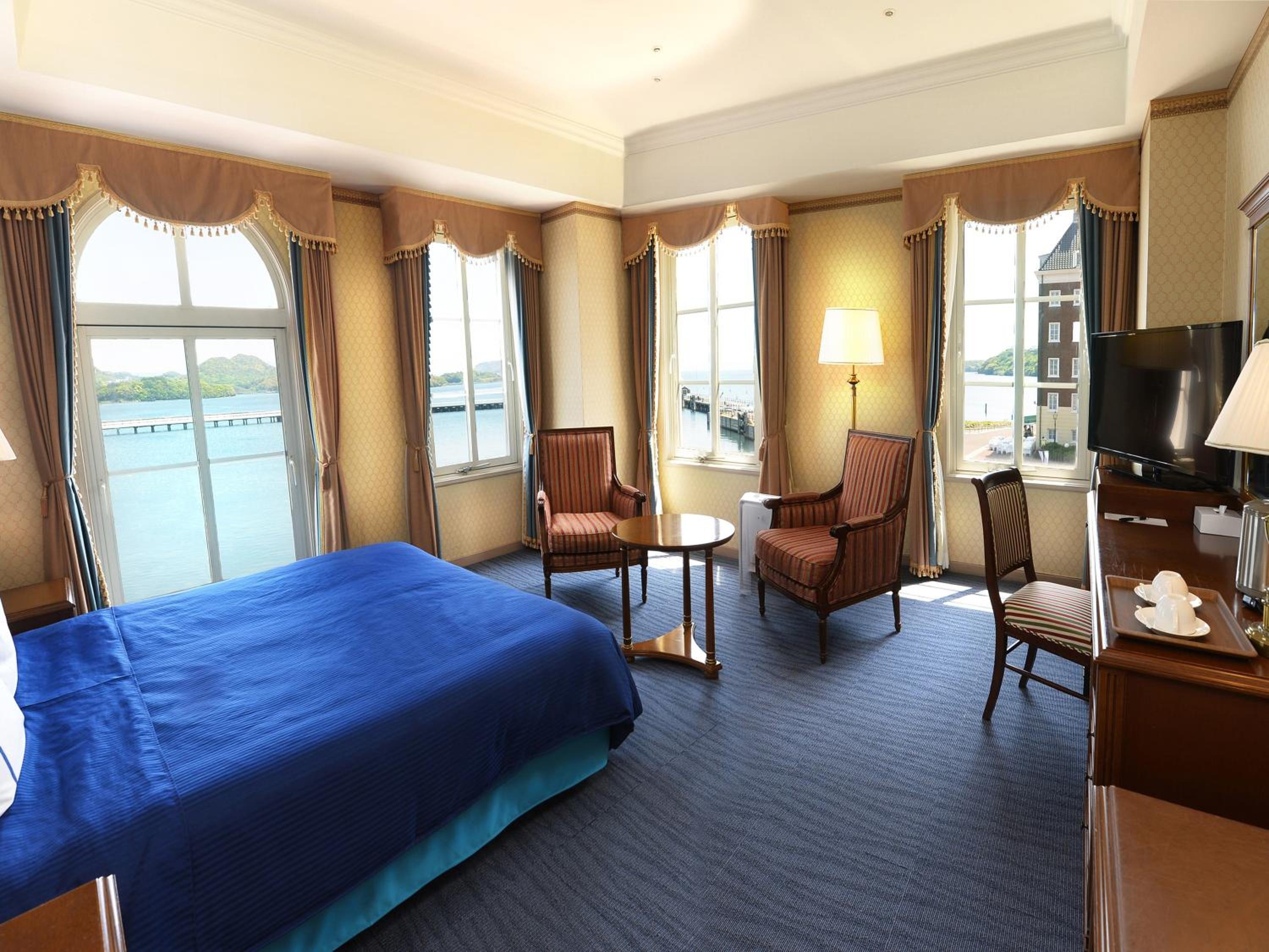 Deluxe King Room with Harbor View  - Photo 1