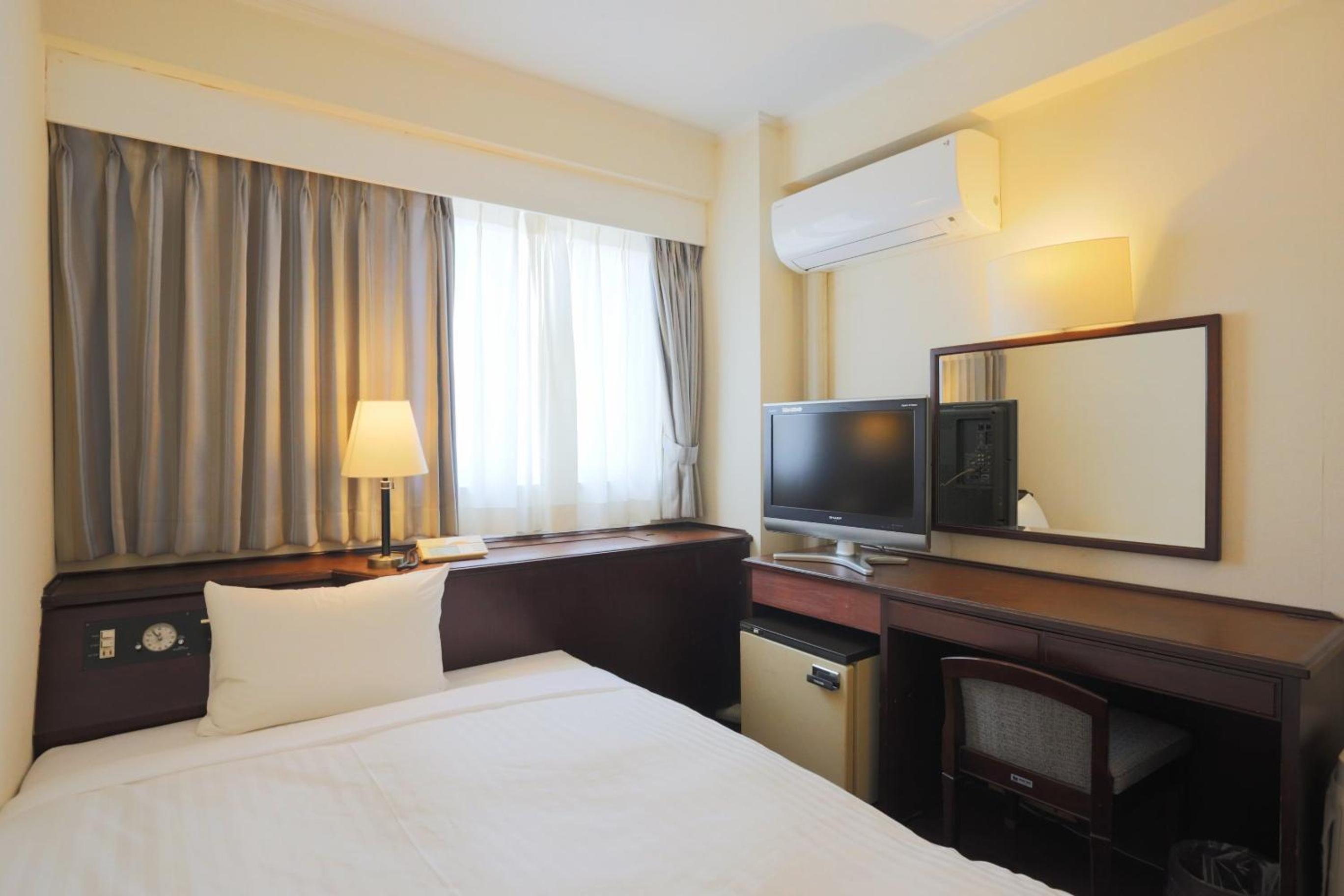 Standard Semi Double Room - Non-Smoking photo 1