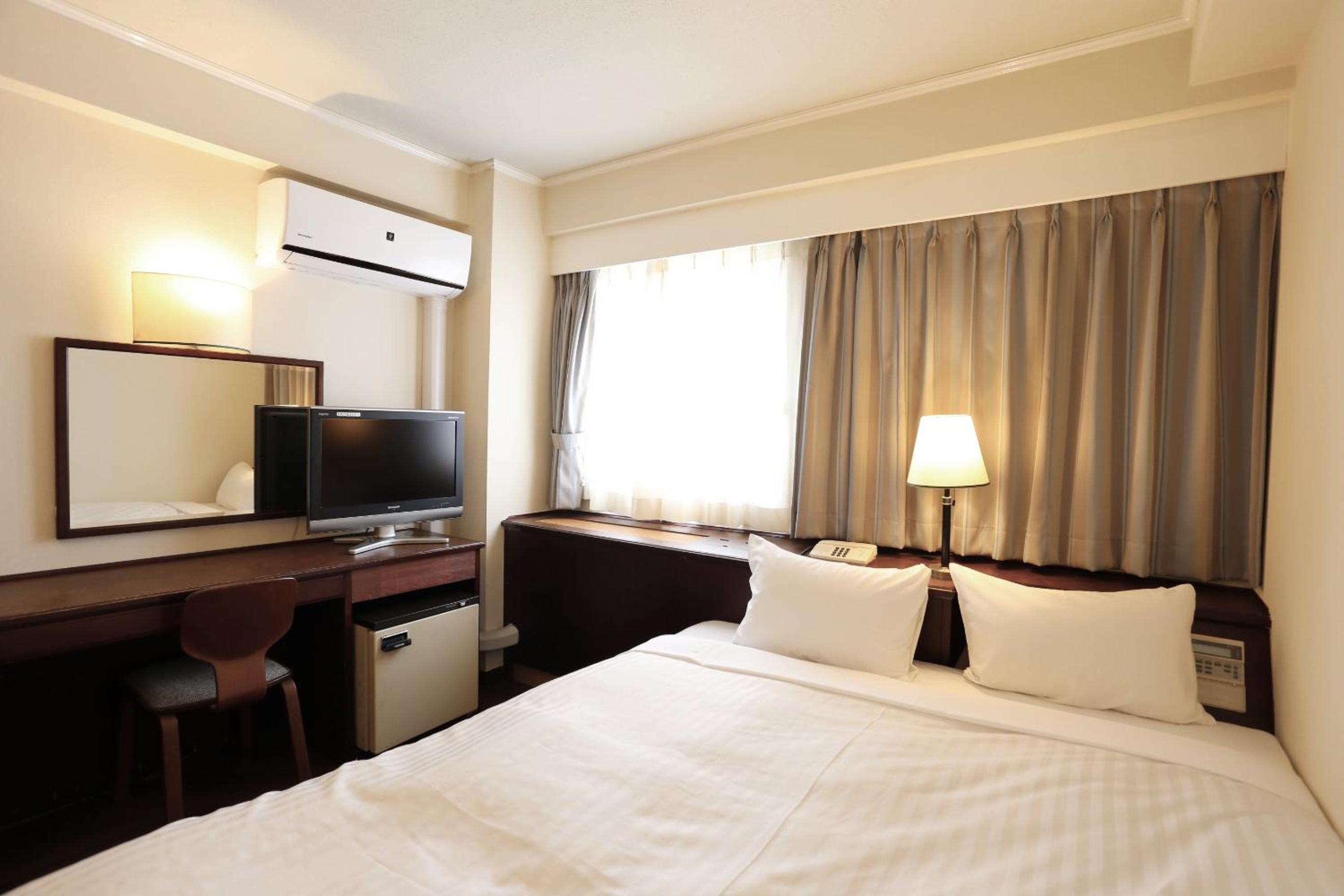 Large Double Room - Non-Smoking photo 1