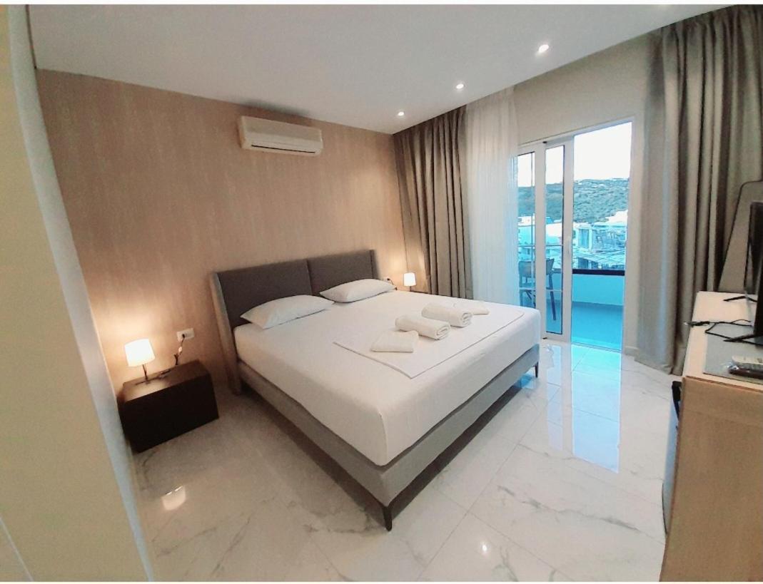 Deluxe Double Room with Balcony and Sea View photo 1