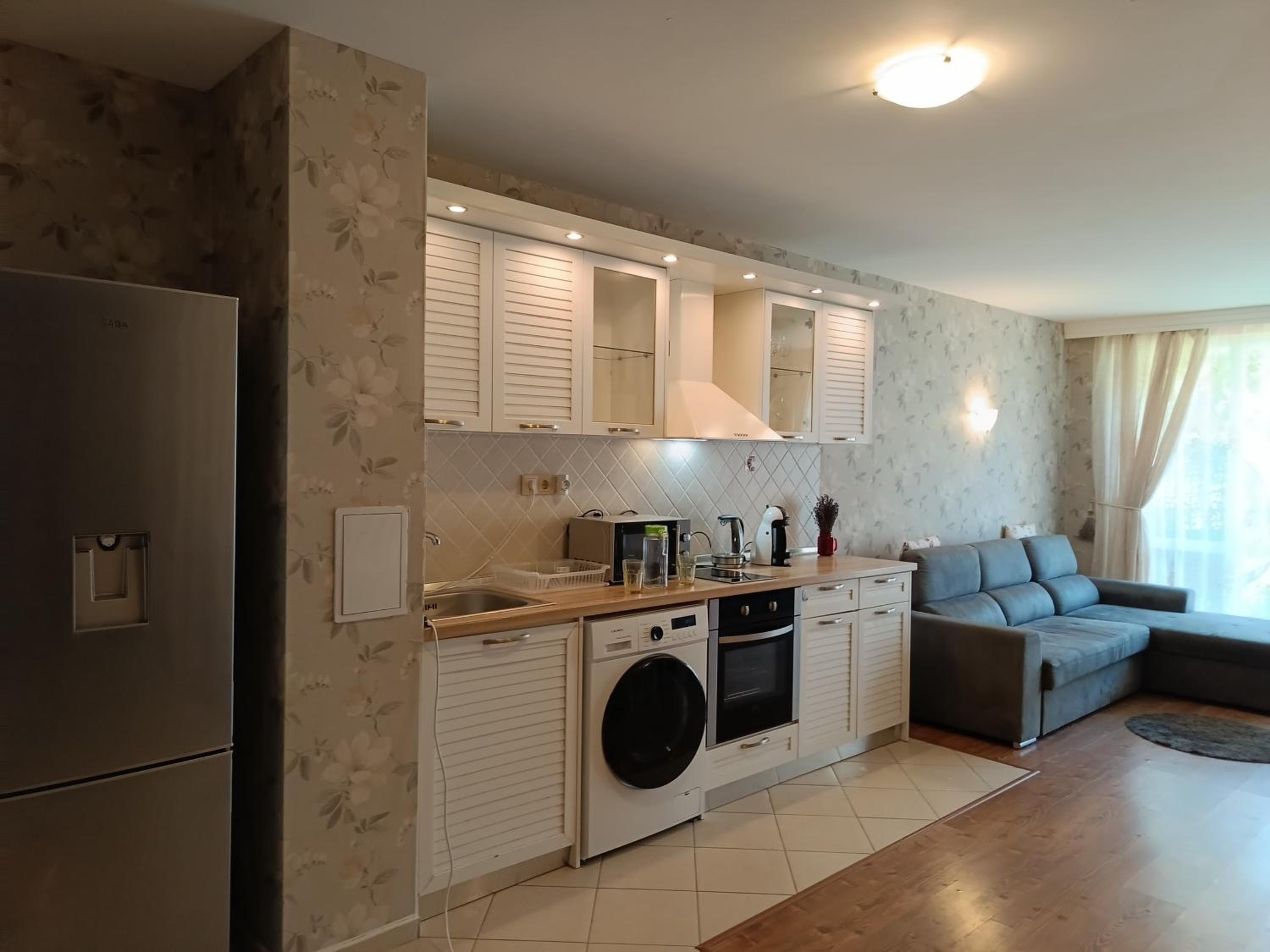 One-Bedroom Apartment with Terrace photo 2