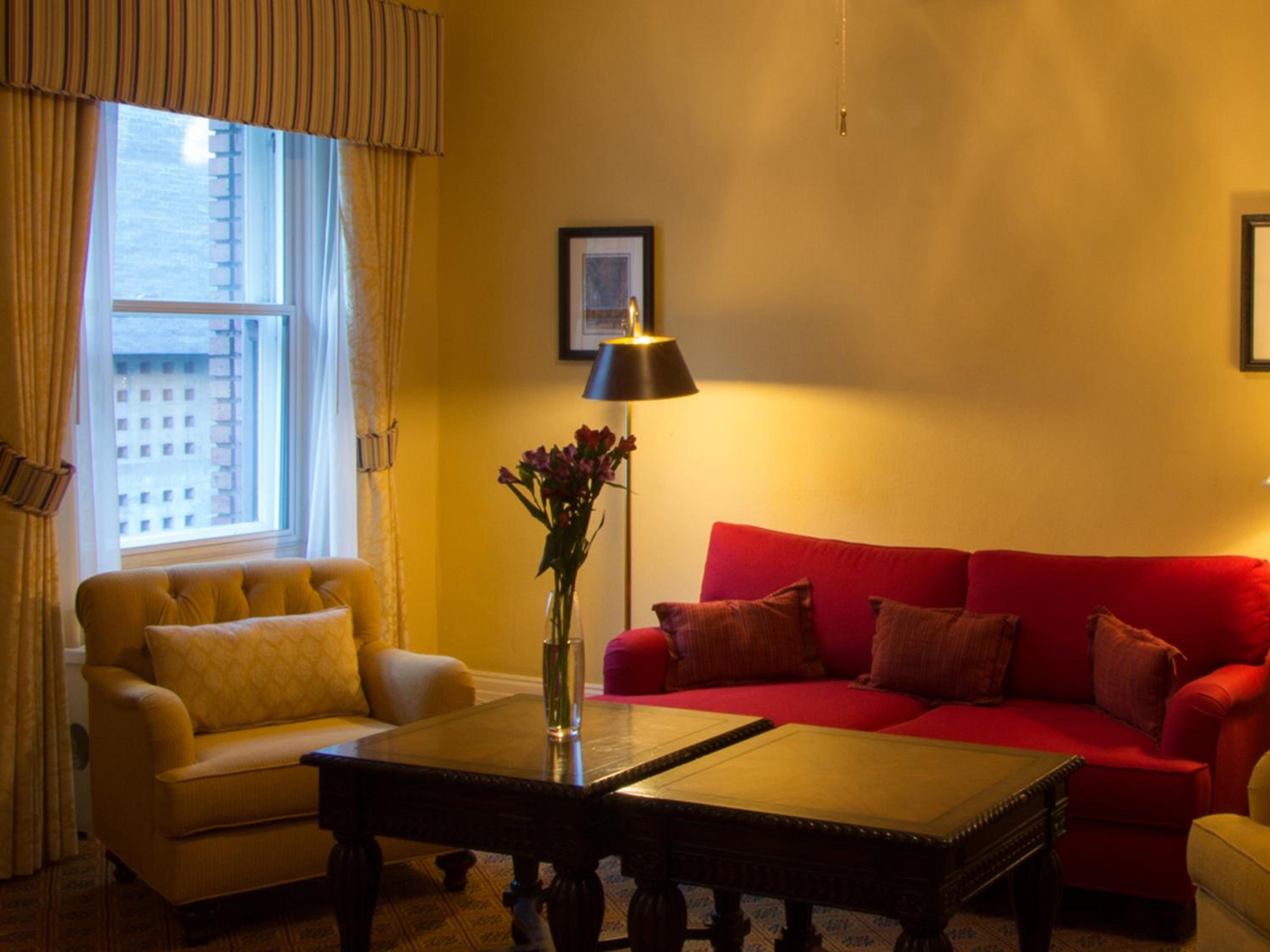 Queen Suite - Photo 3