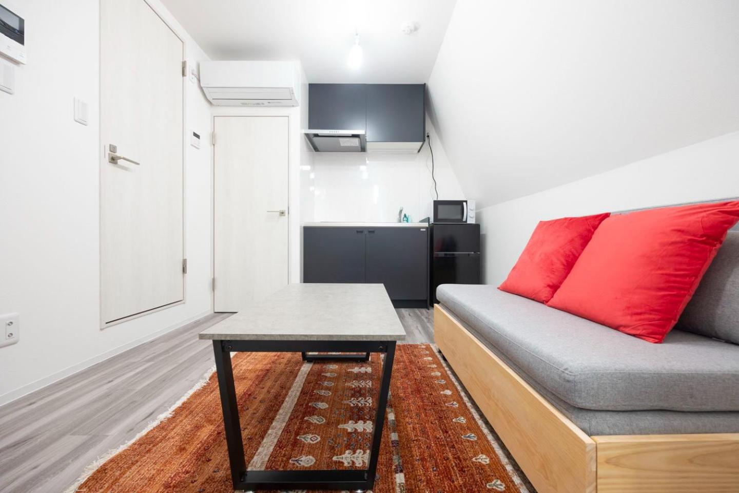 One-Bedroom Apartment photo 2