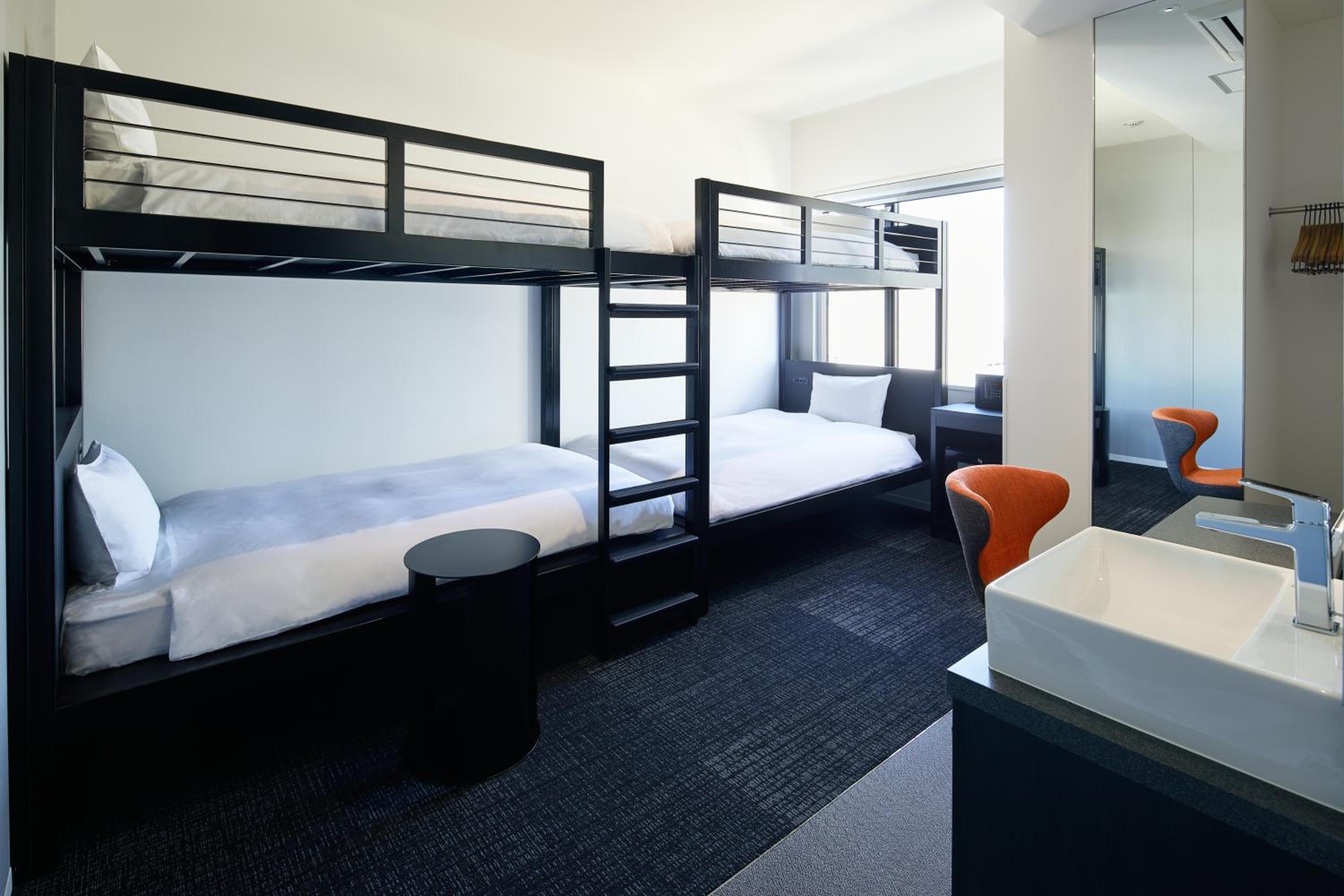 Private Room with Bunk Beds (4 Adults) - with bathtub